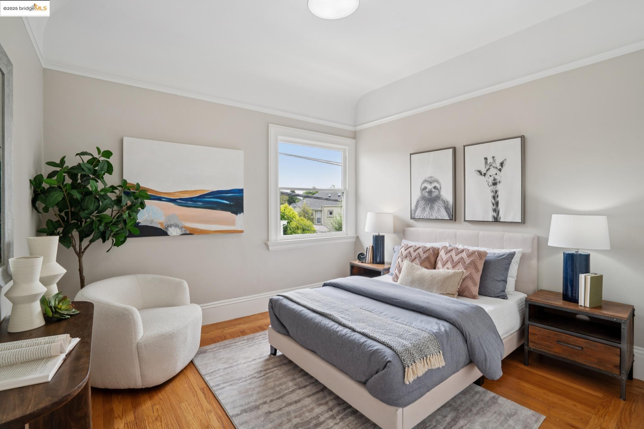 1042 Santa Clara Ave