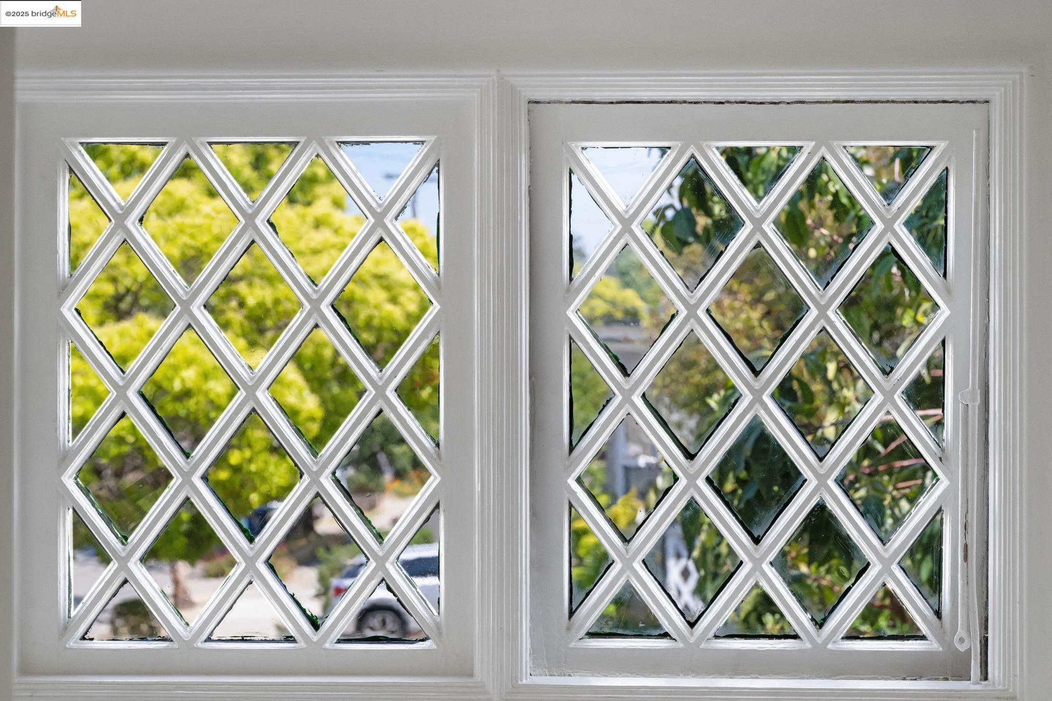 1042 Santa Clara Ave