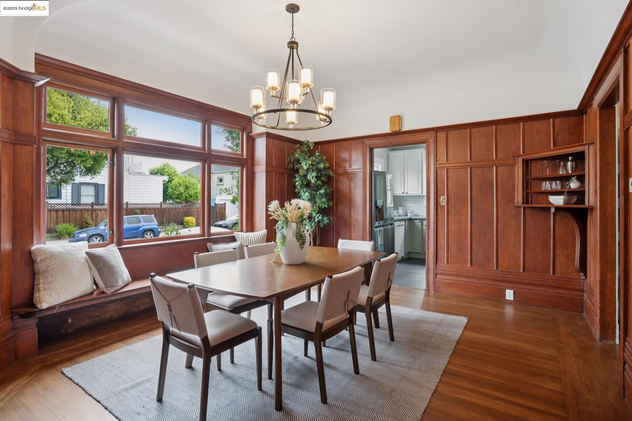 1042 Santa Clara Ave