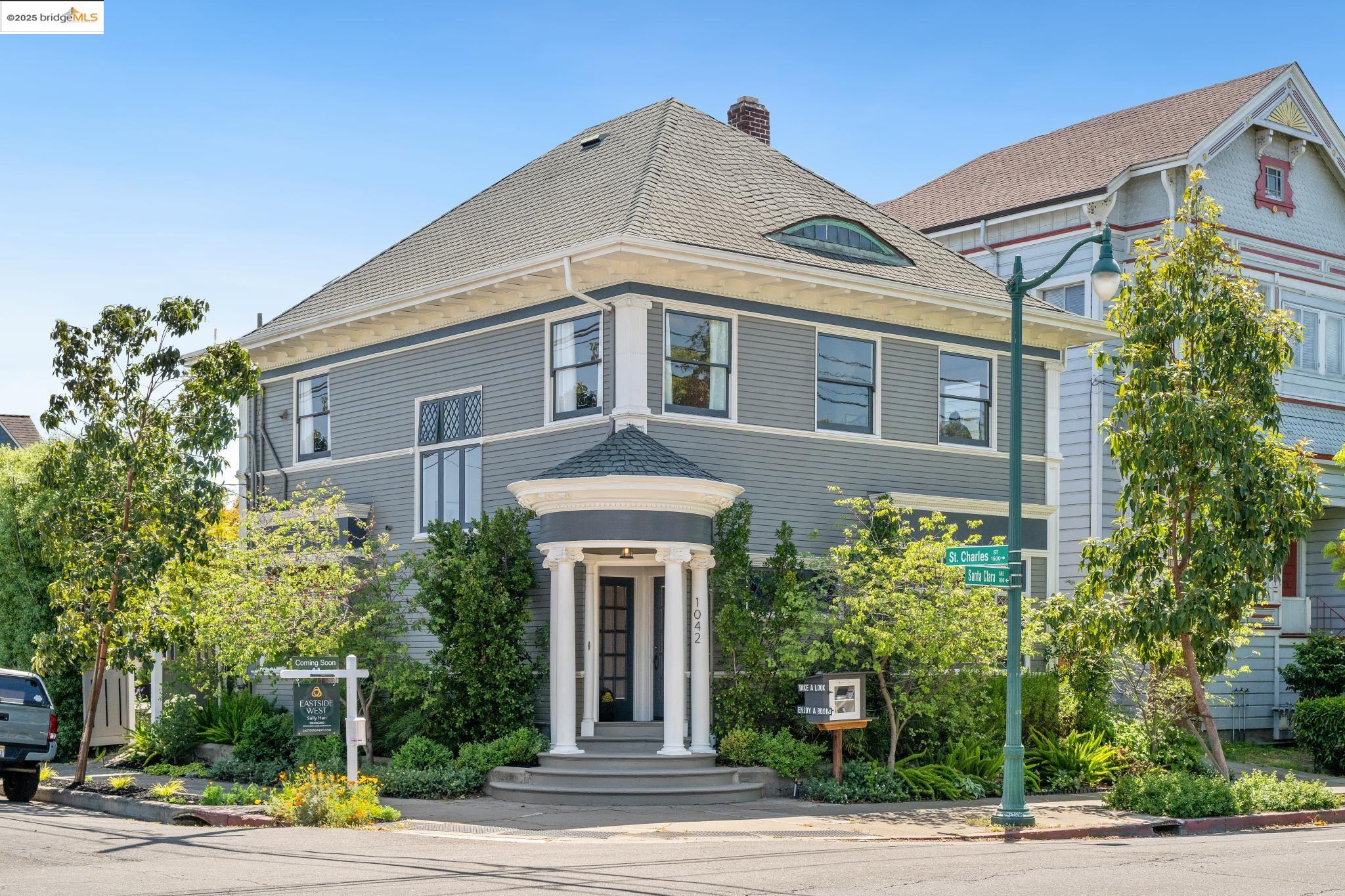 1042 Santa Clara Ave