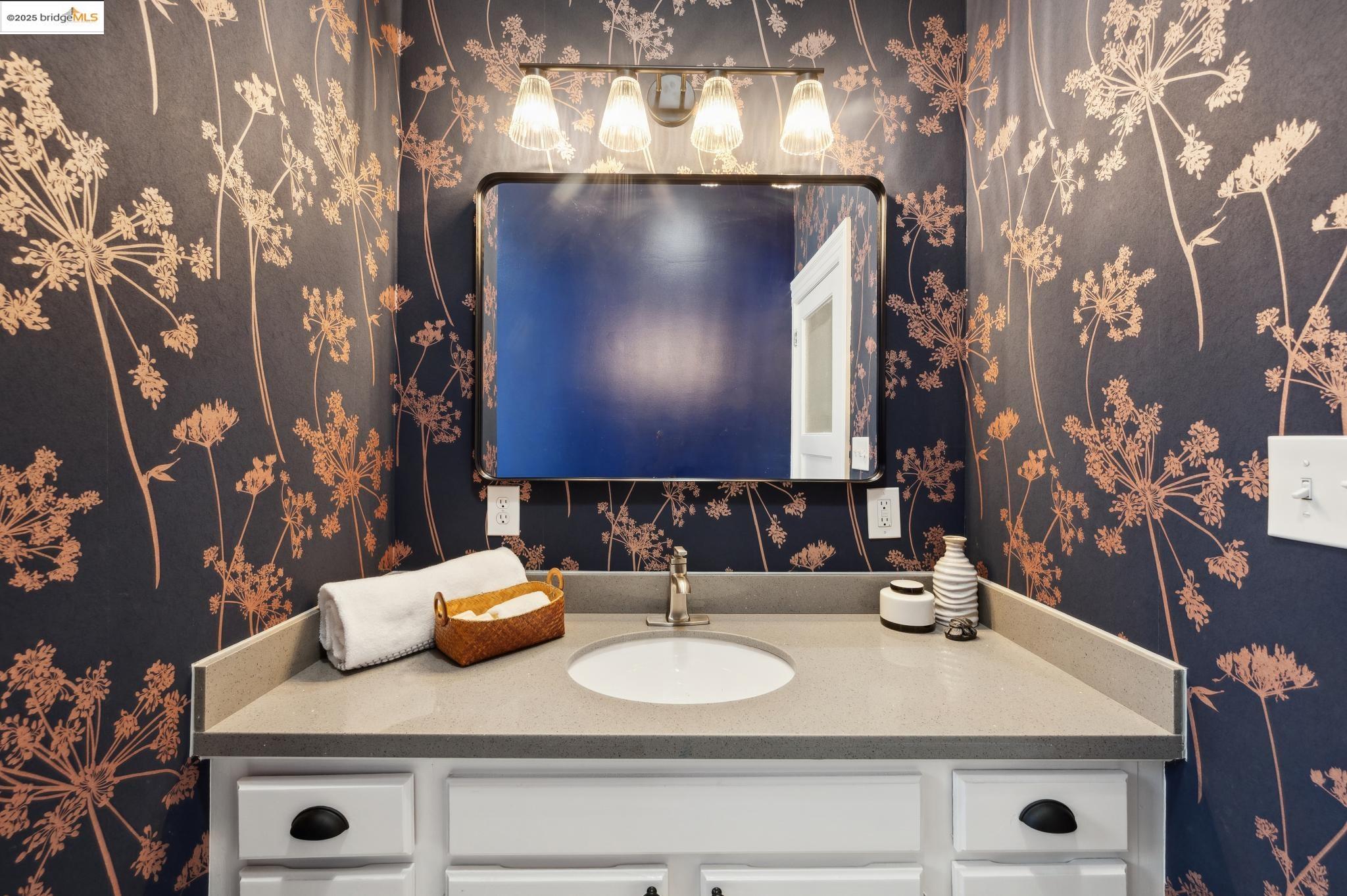 1042 Santa Clara Ave