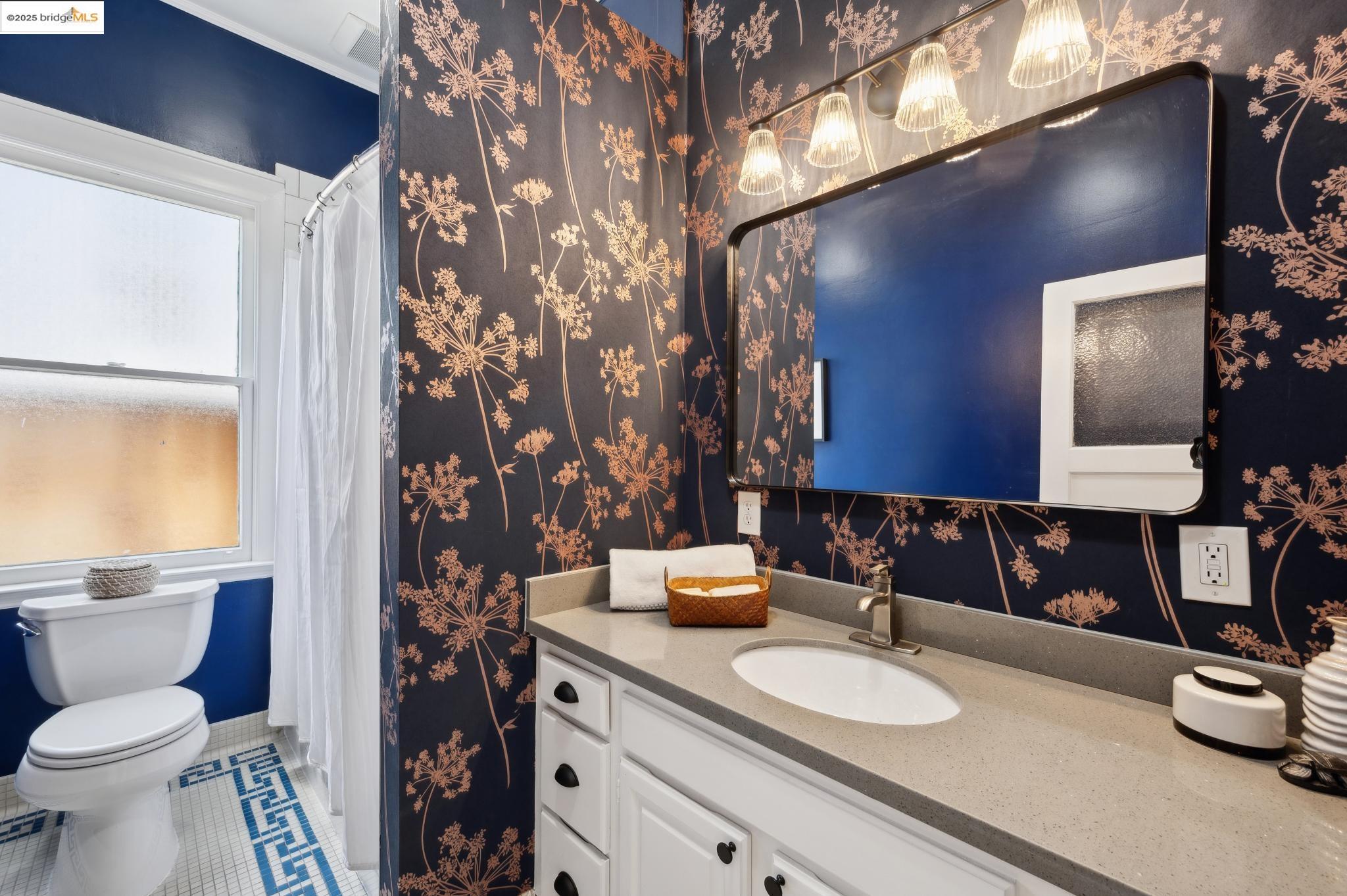 1042 Santa Clara Ave