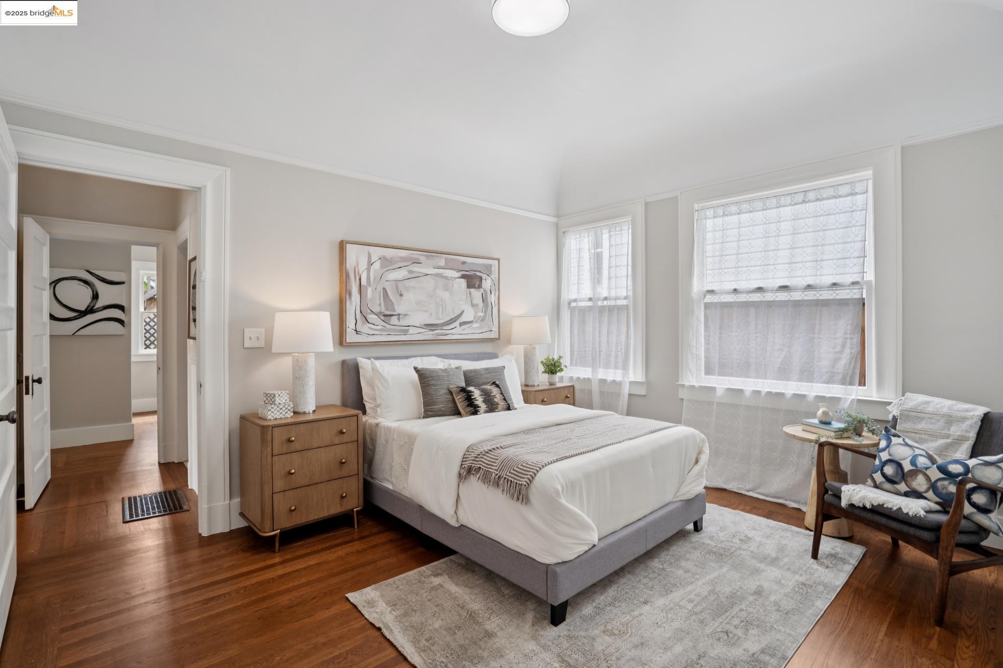 1042 Santa Clara Ave