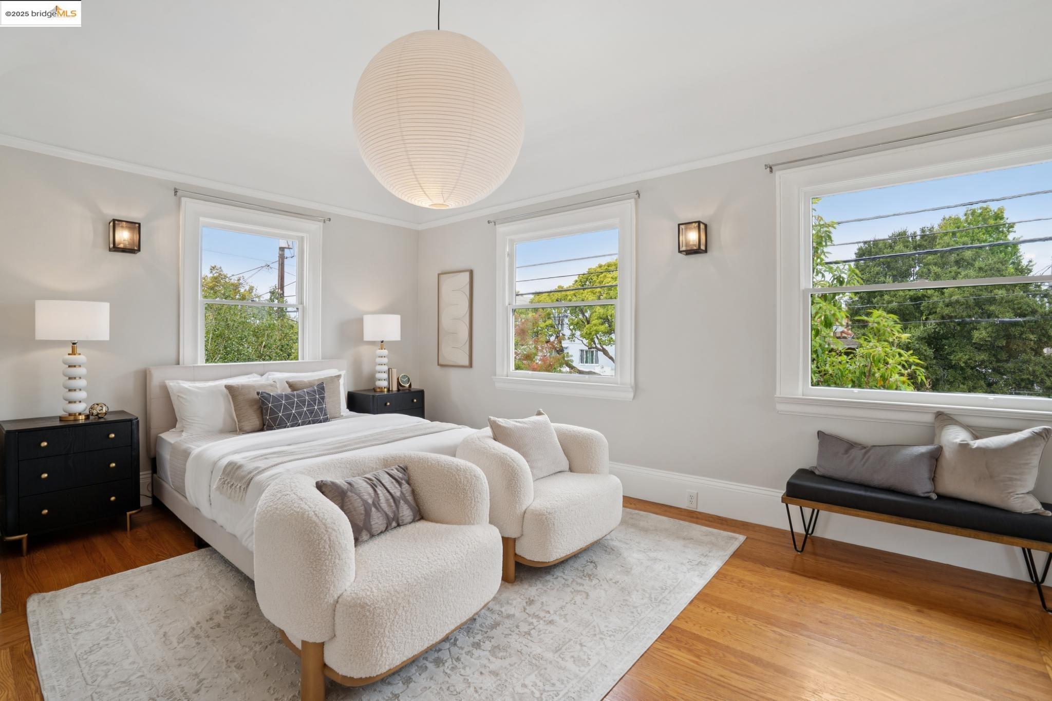 1042 Santa Clara Ave