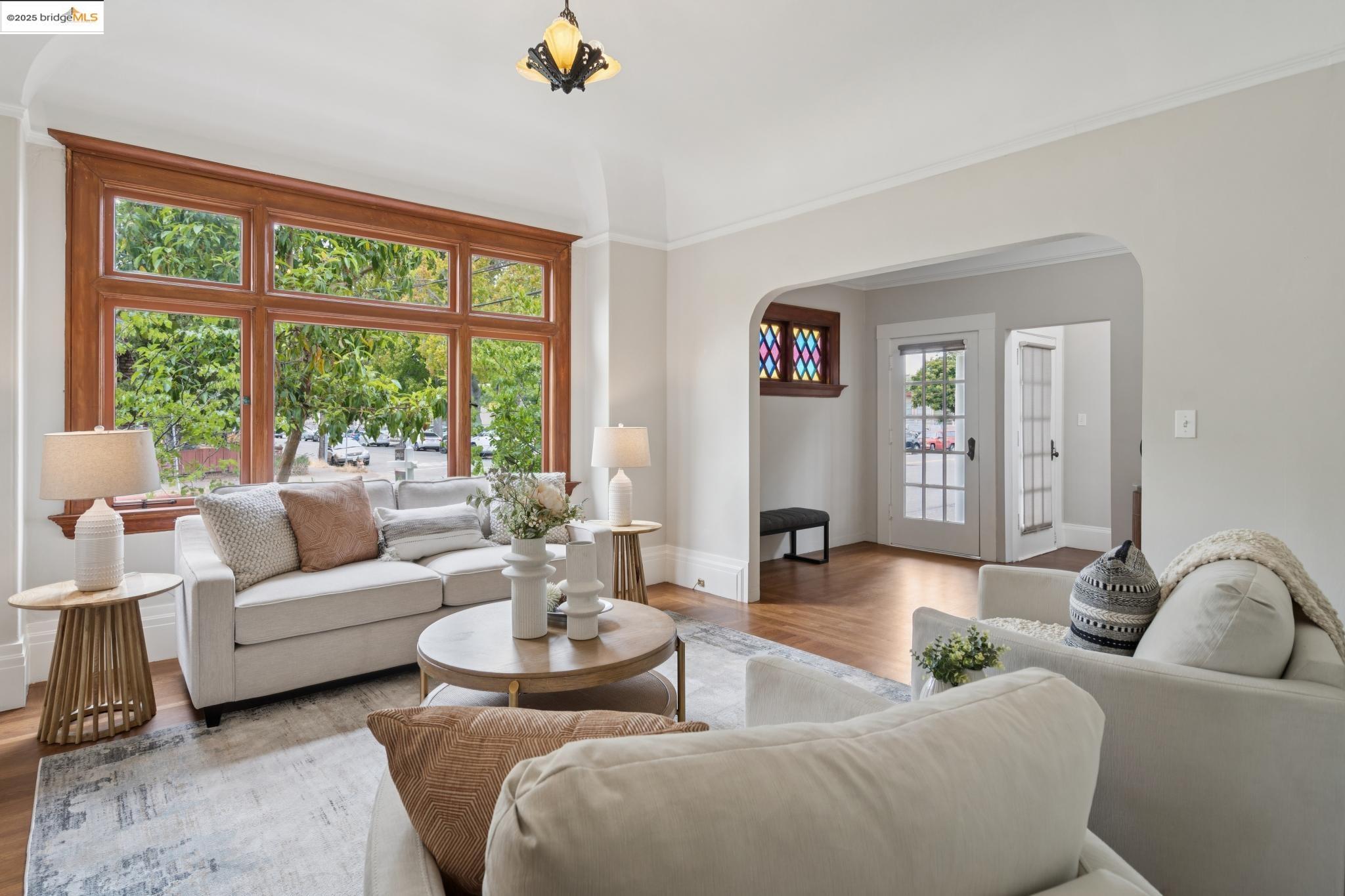 1042 Santa Clara Ave