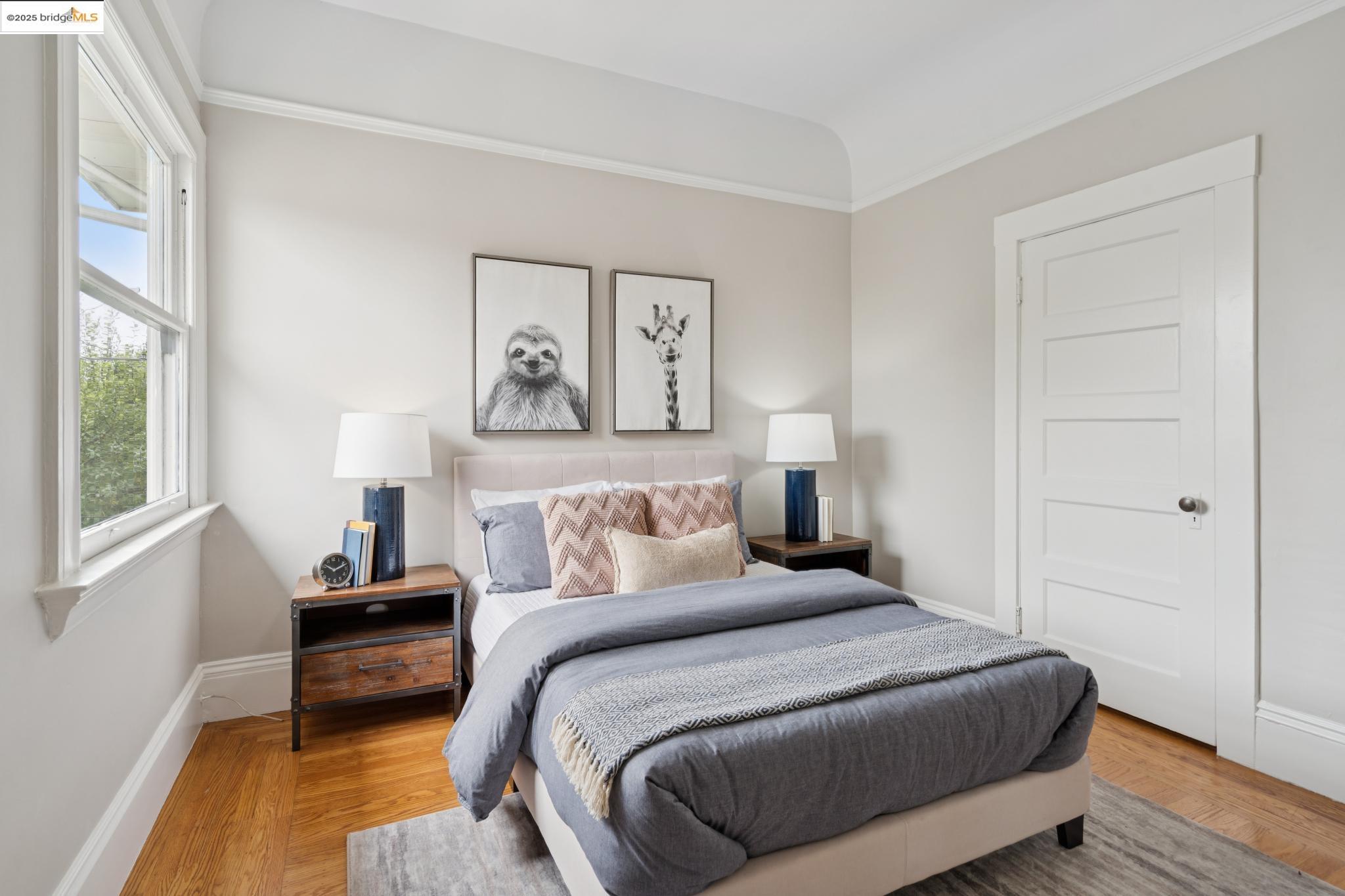 1042 Santa Clara Ave