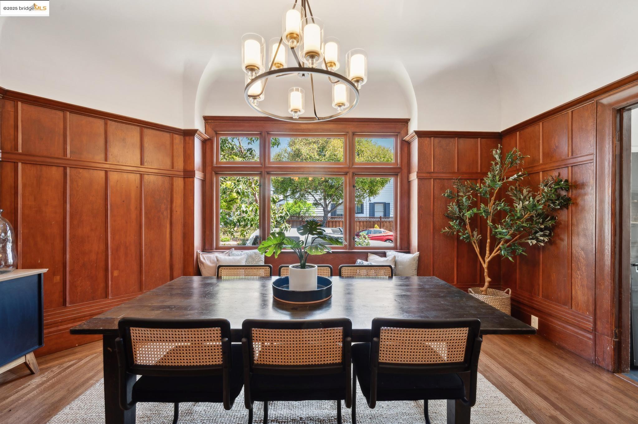 1042 Santa Clara Ave