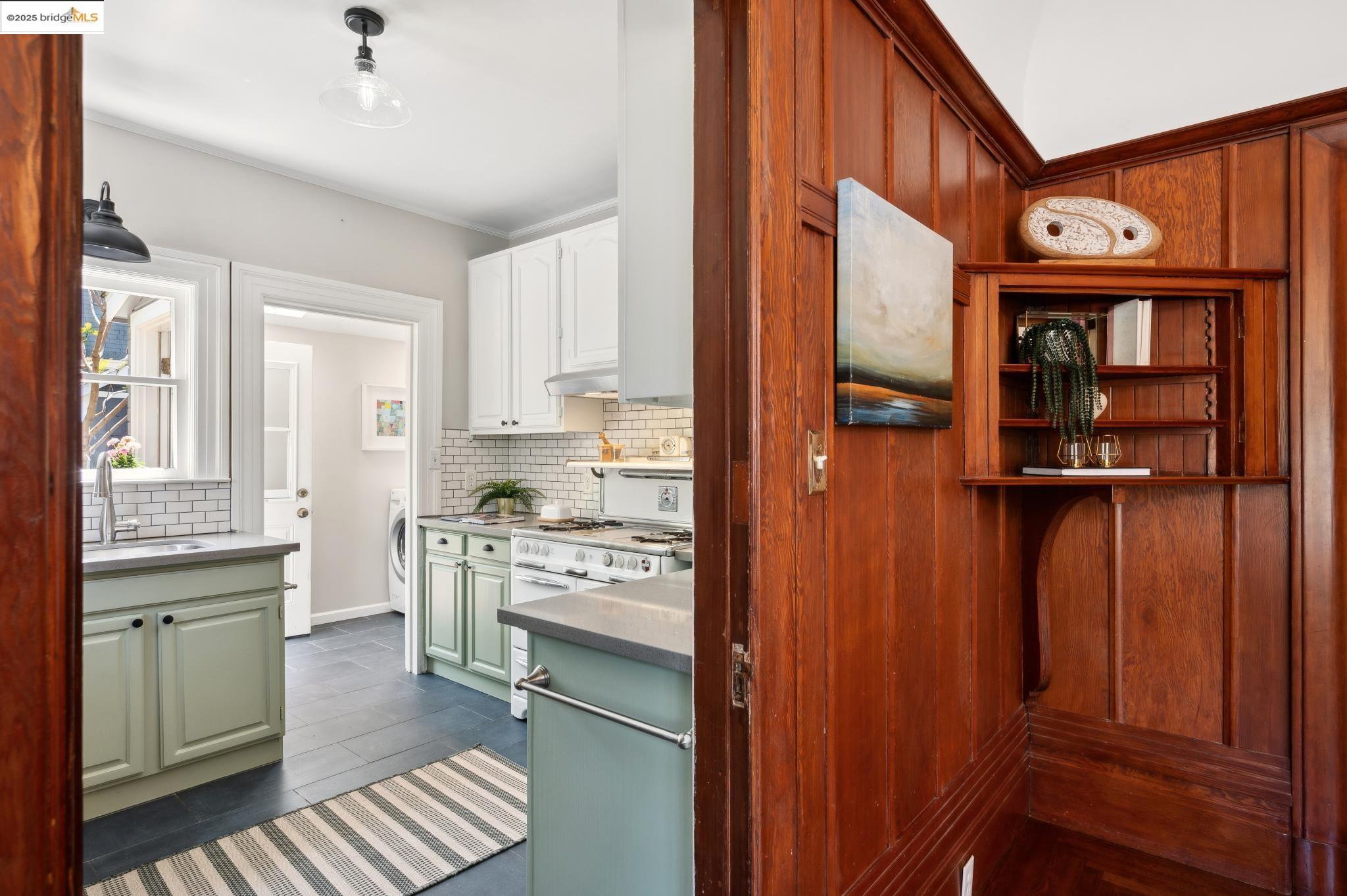 1042 Santa Clara Ave