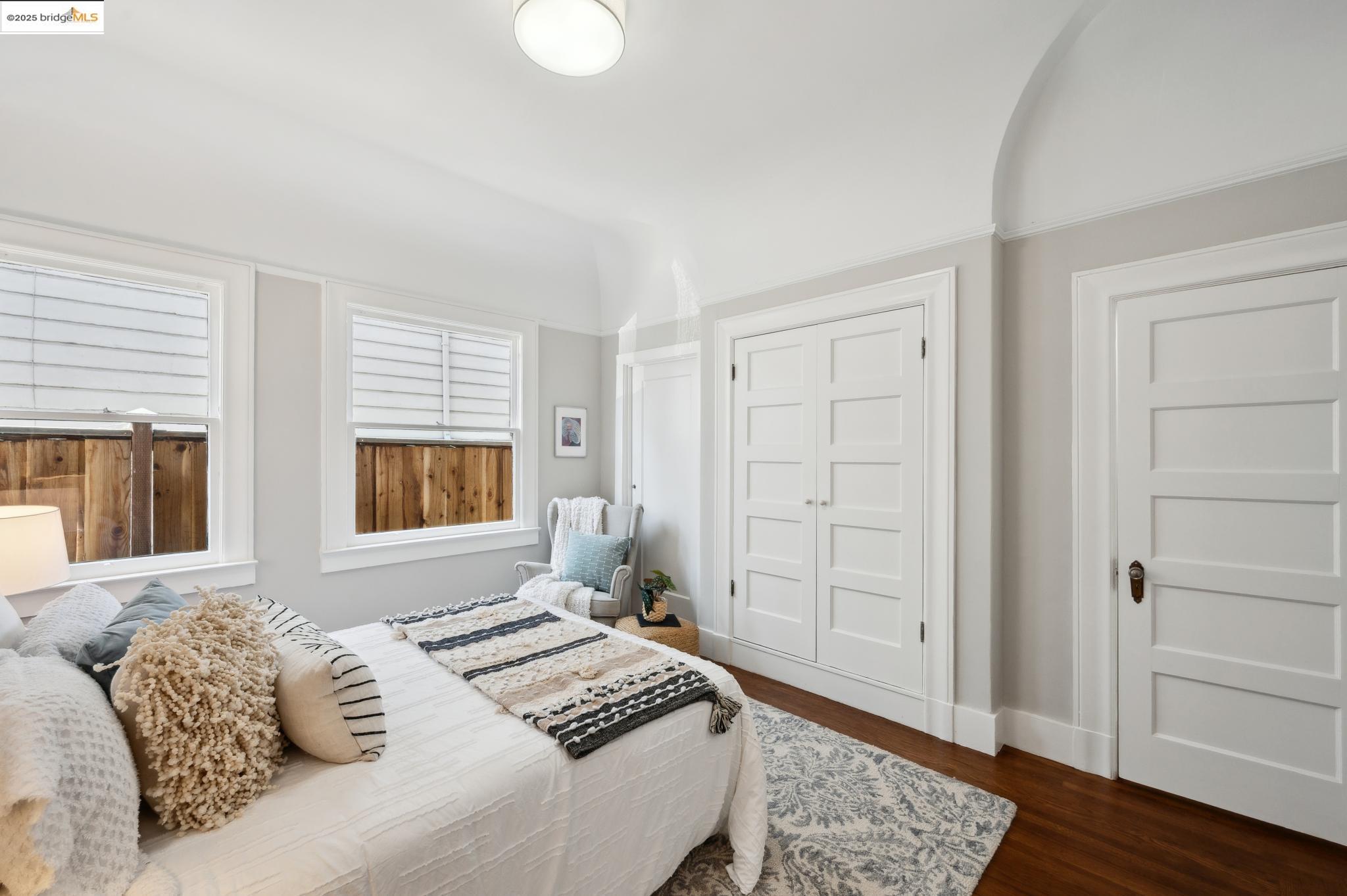 1042 Santa Clara Ave