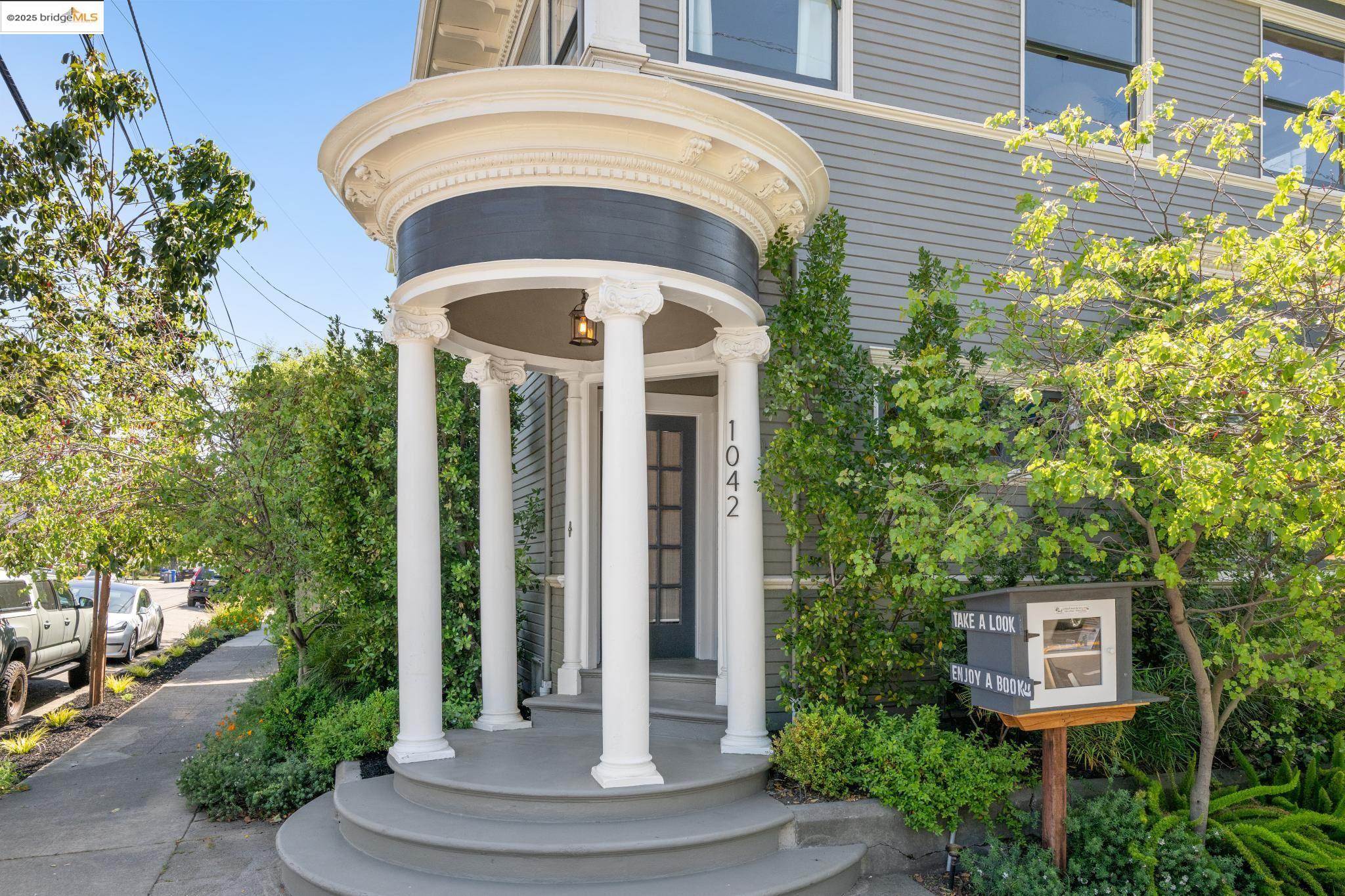 1042 Santa Clara Ave