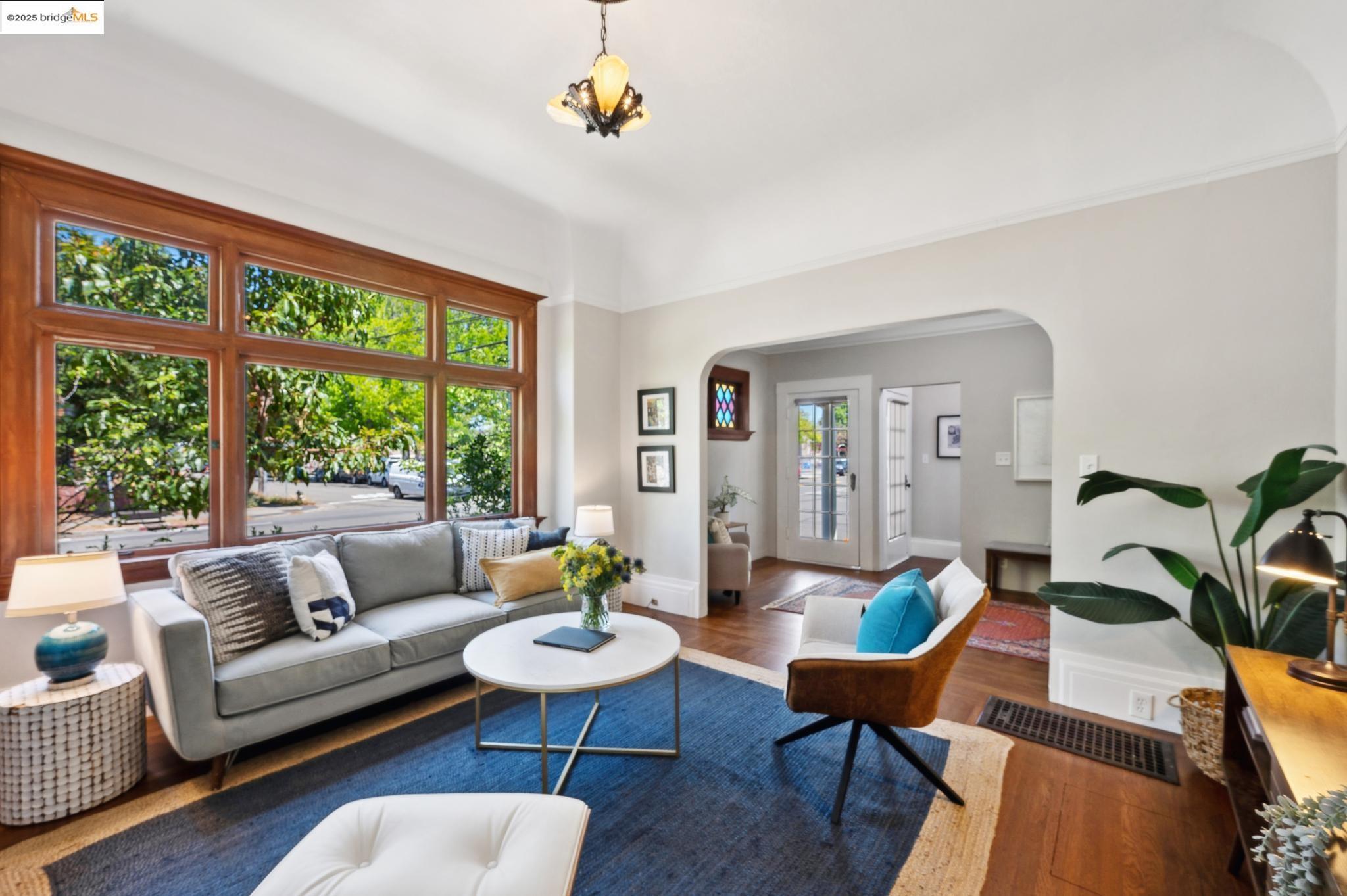 1042 Santa Clara Ave