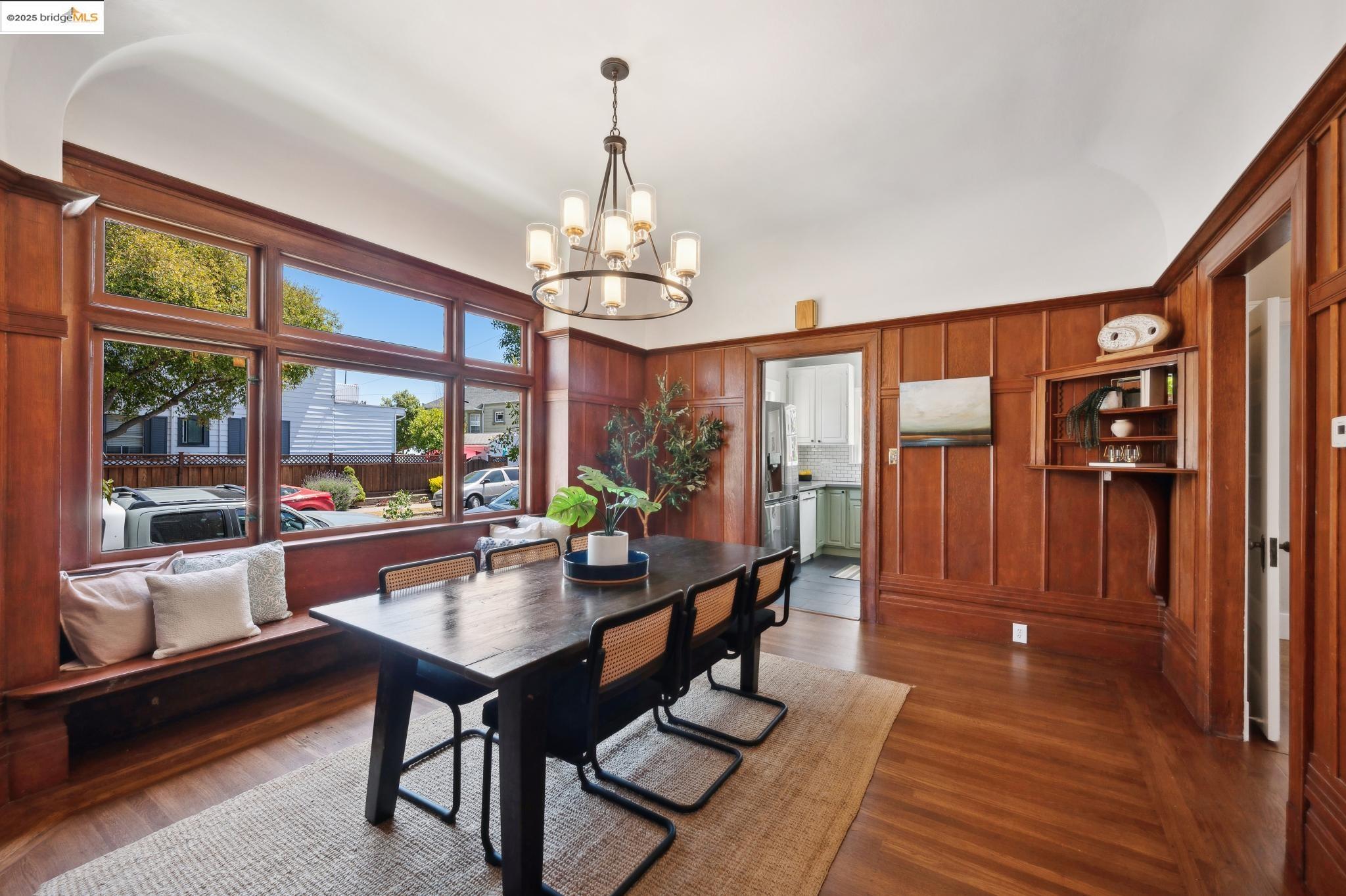 1042 Santa Clara Ave