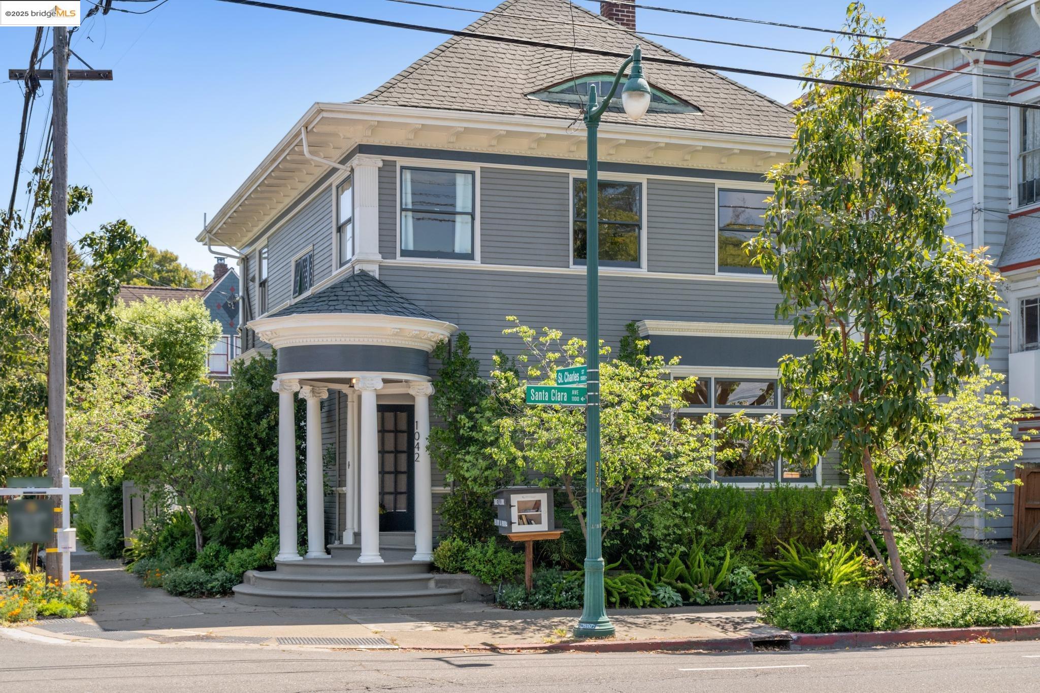 1042 Santa Clara Ave