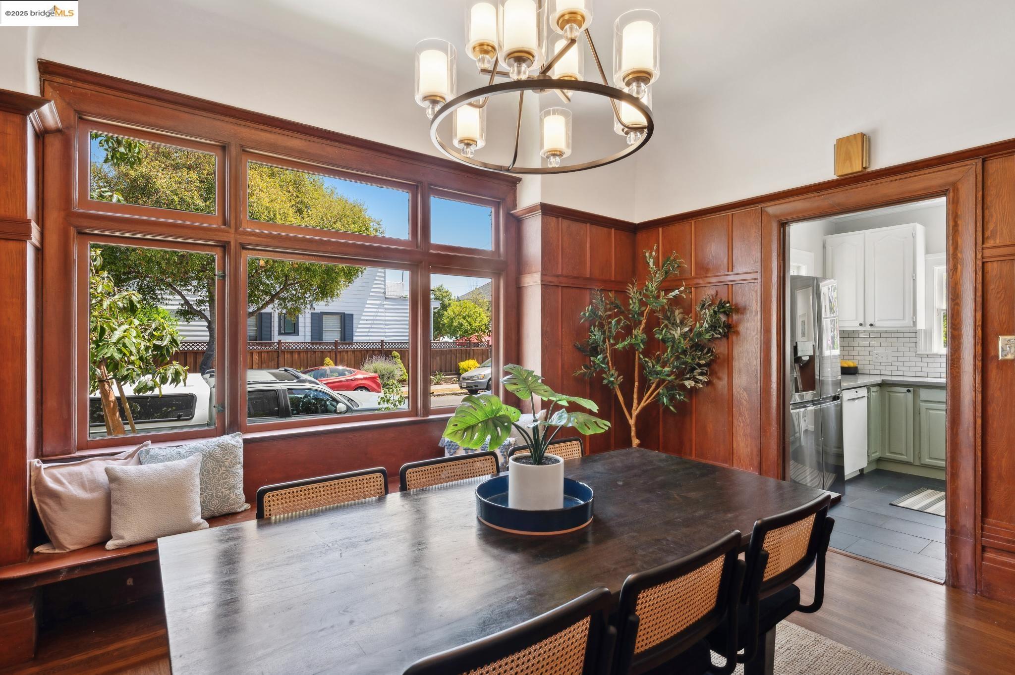 1042 Santa Clara Ave