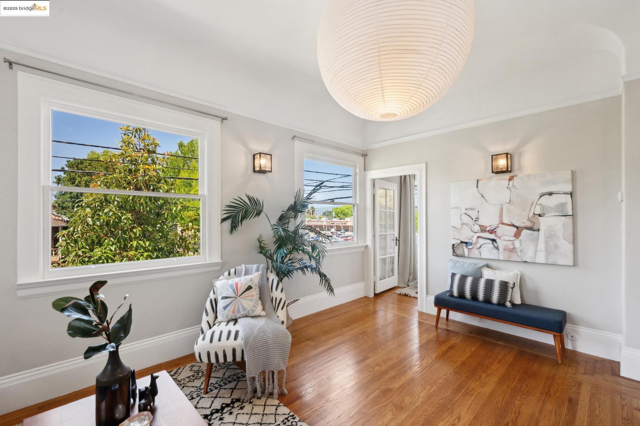 1042 Santa Clara Ave