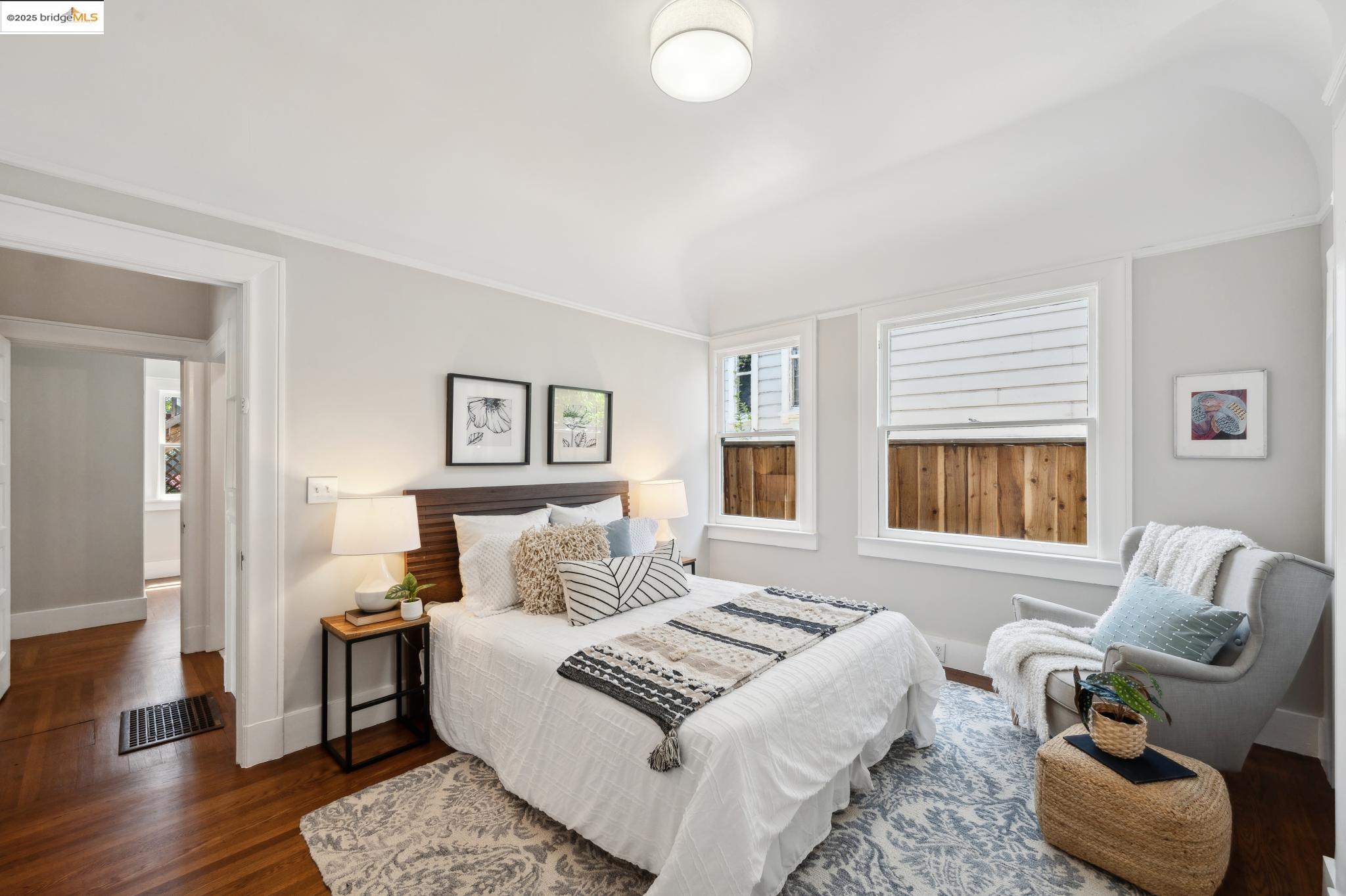 1042 Santa Clara Ave