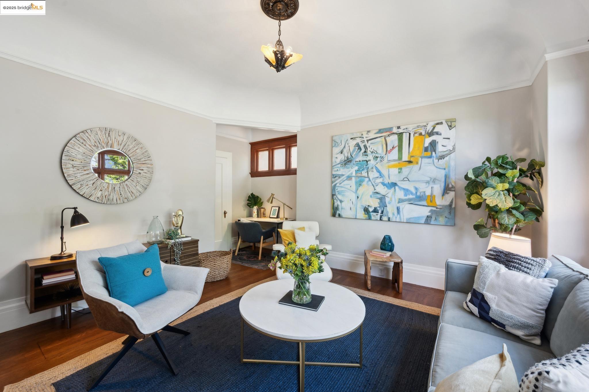 1042 Santa Clara Ave