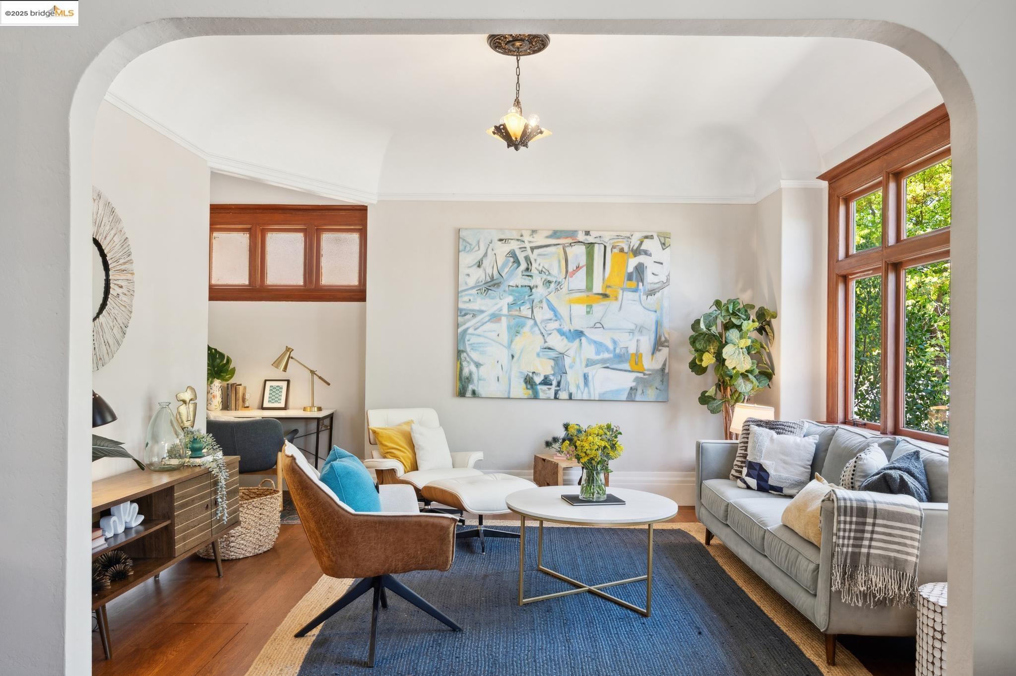 1042 Santa Clara Ave