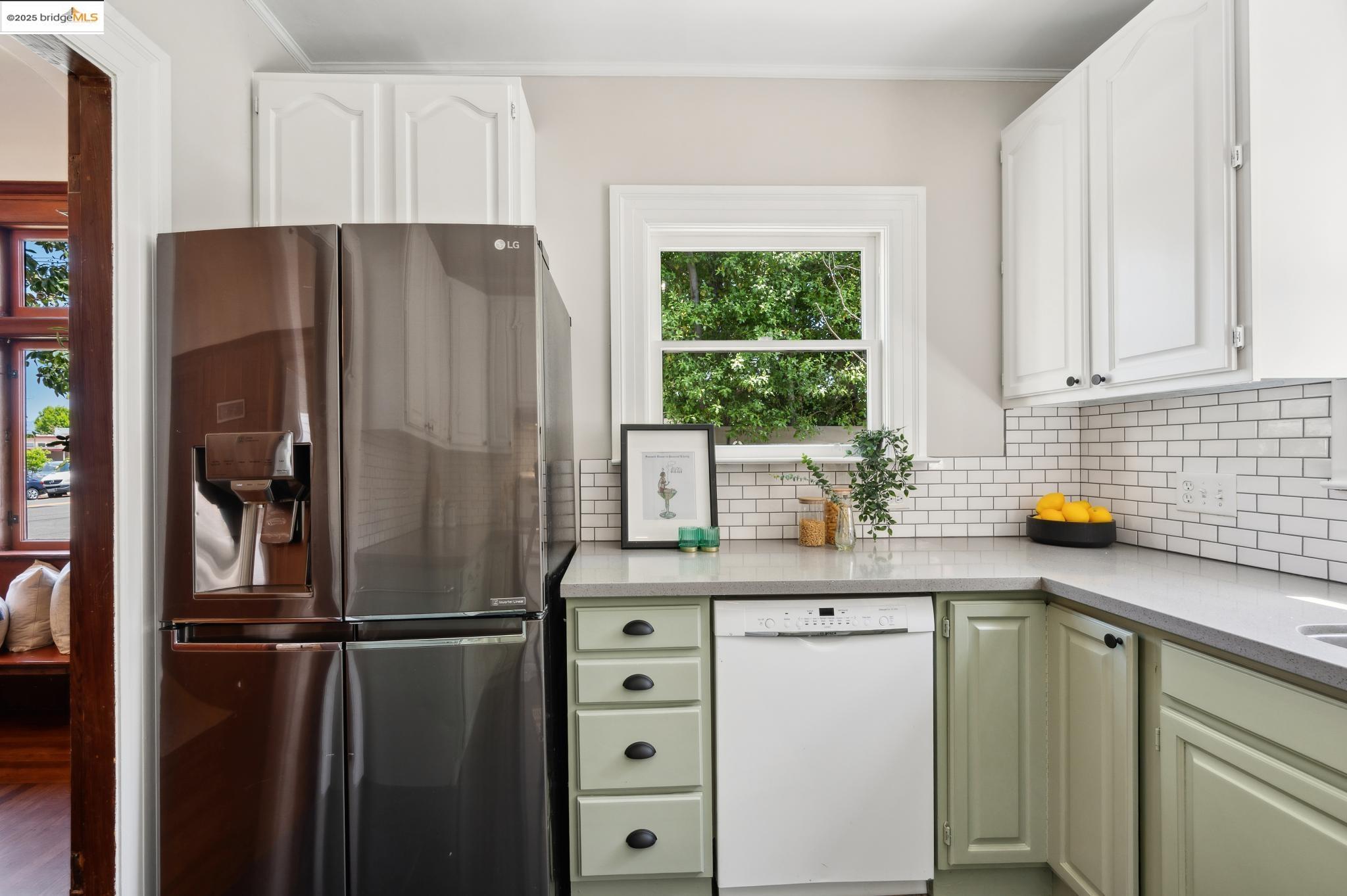 1042 Santa Clara Ave