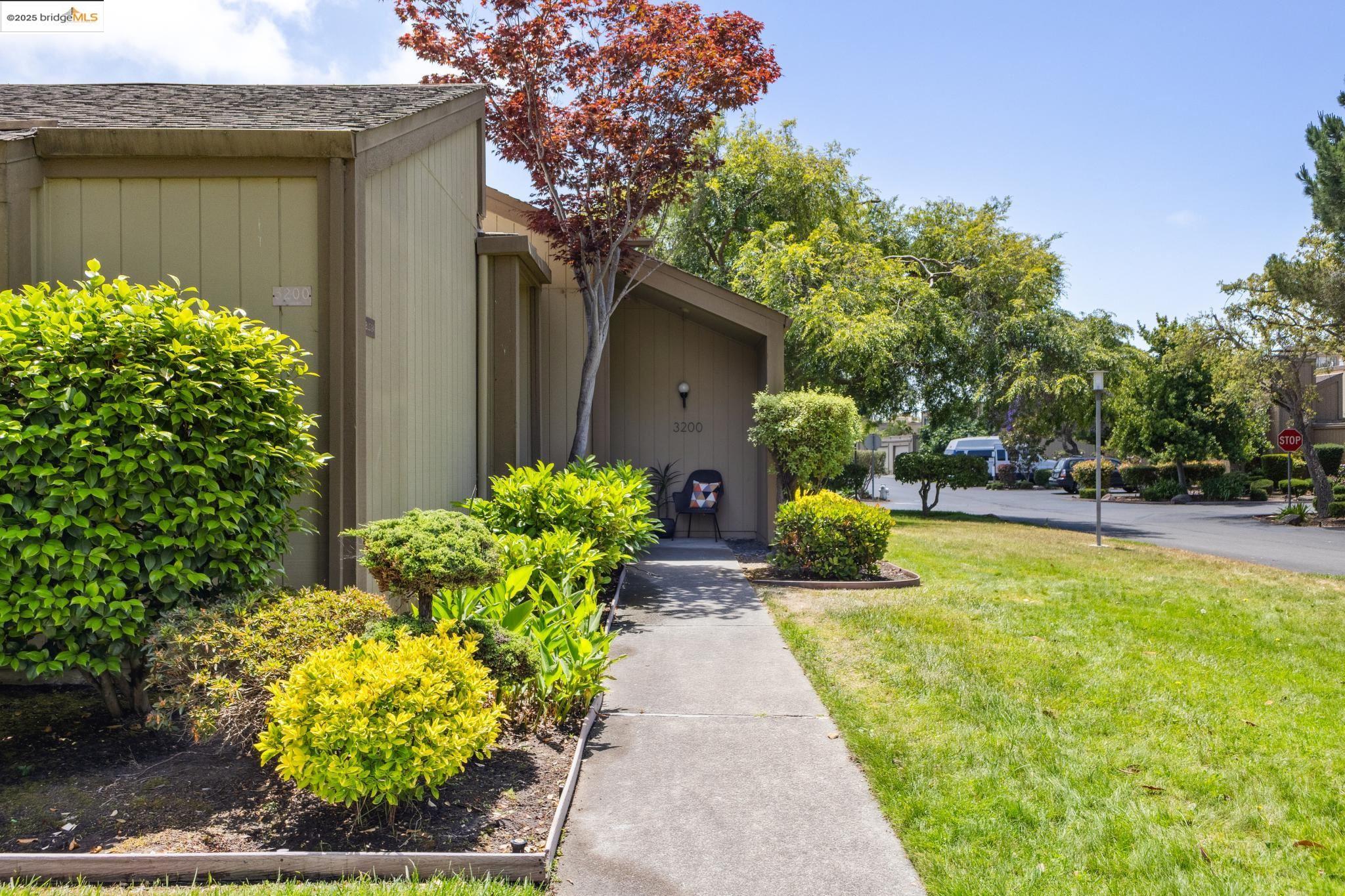 3200 Fir Ave