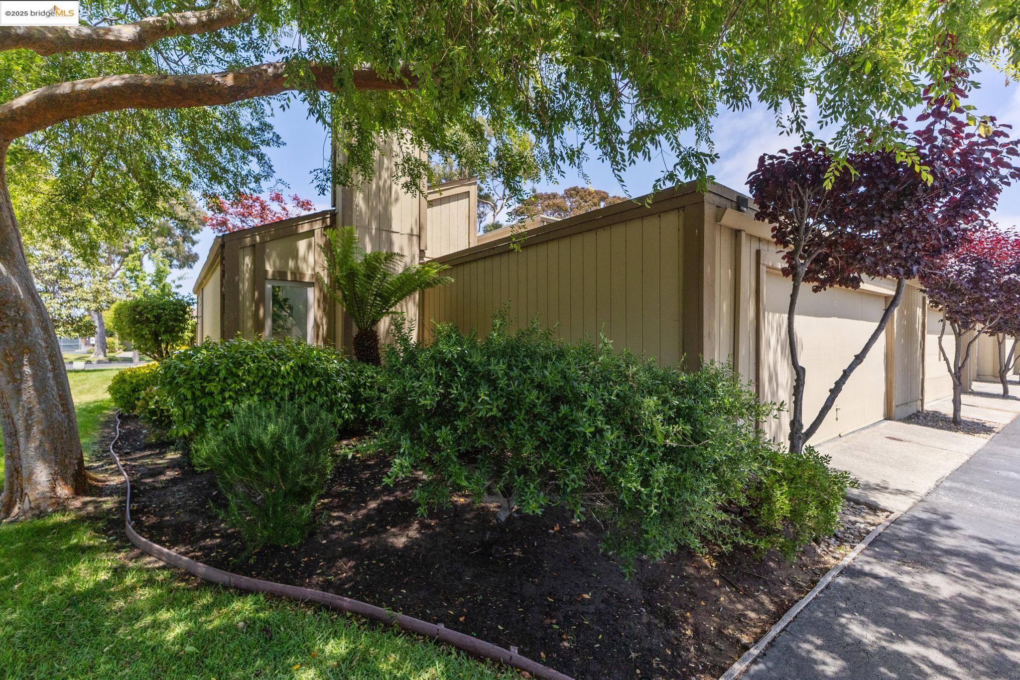 3200 Fir Ave