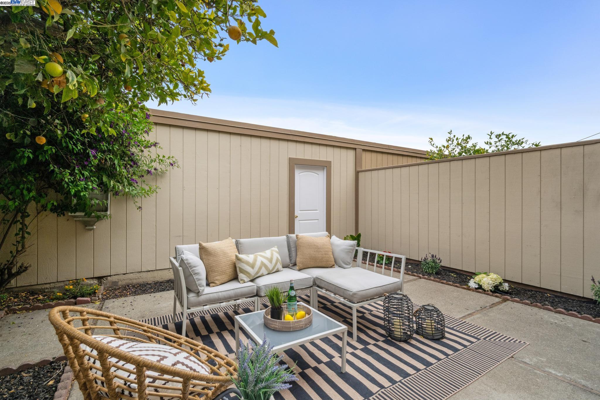 3344 Solomon Ln