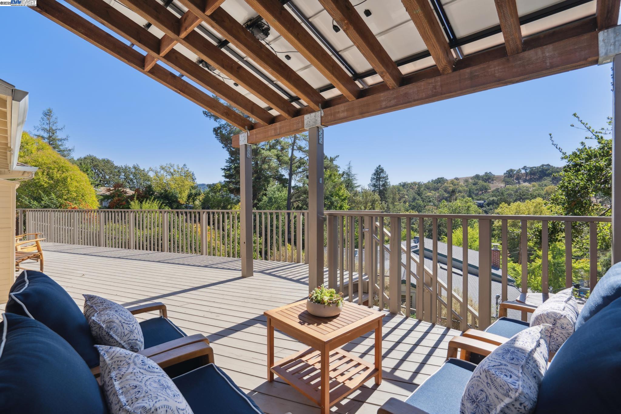 682 Jennie Ct