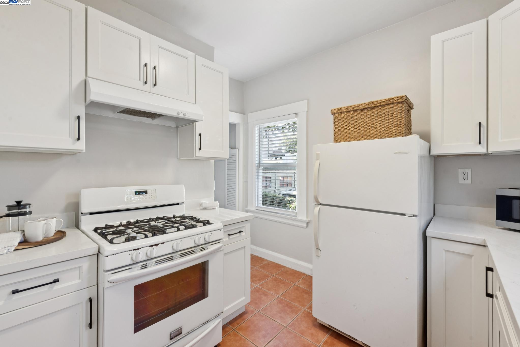 1501-7 First Ave., Oakland