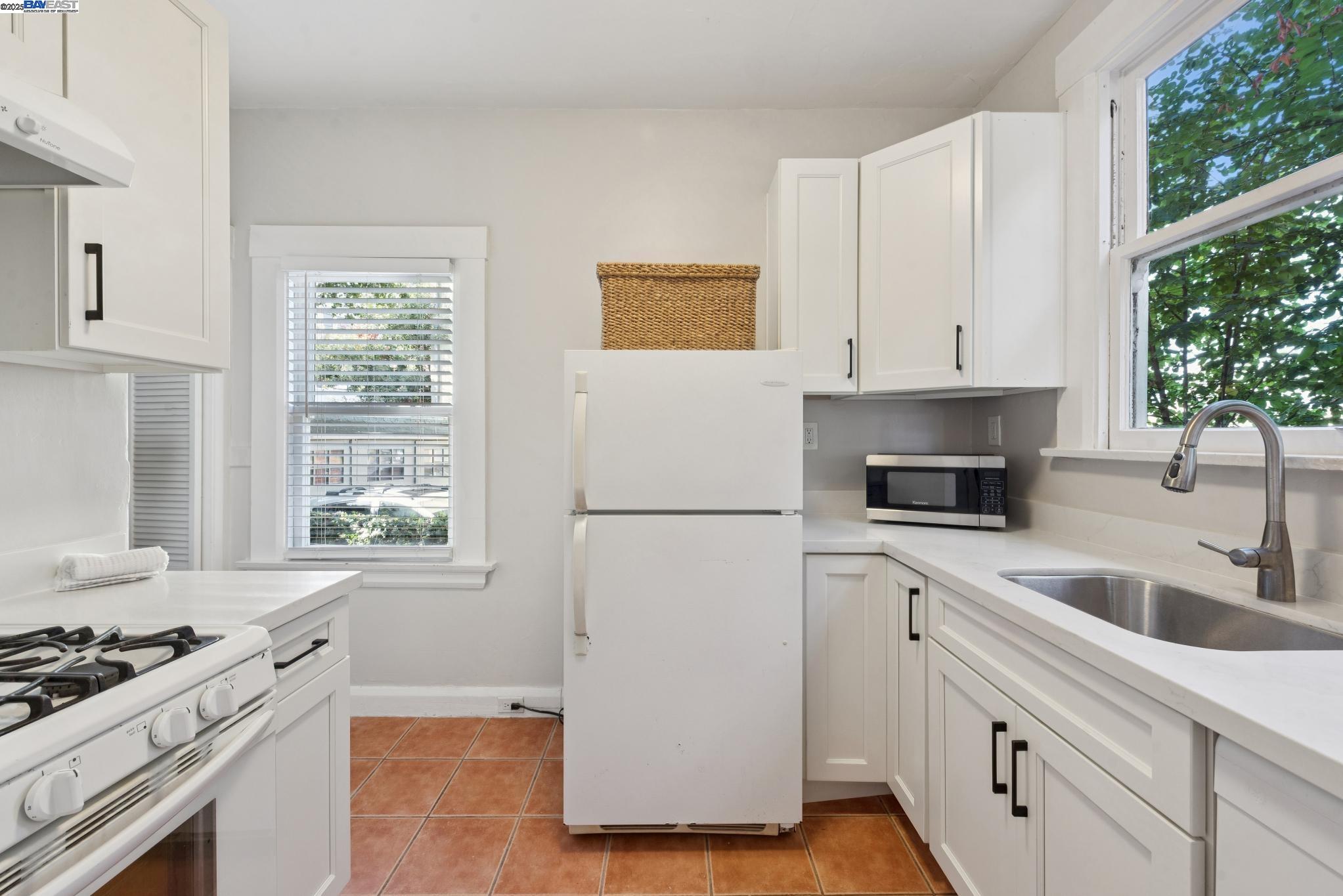 1501-7 First Ave., Oakland