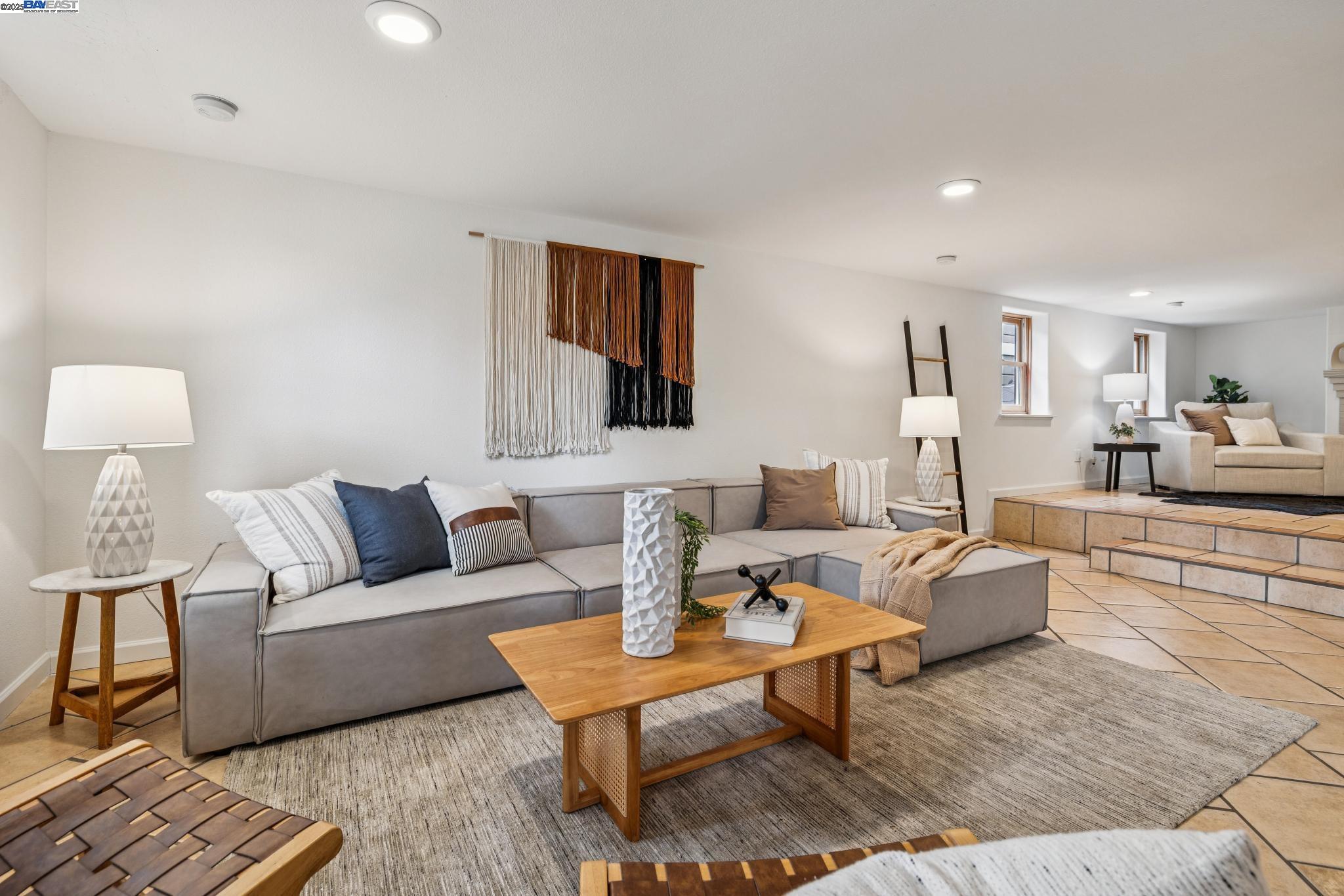 2151 Alameda Avenue, Alameda