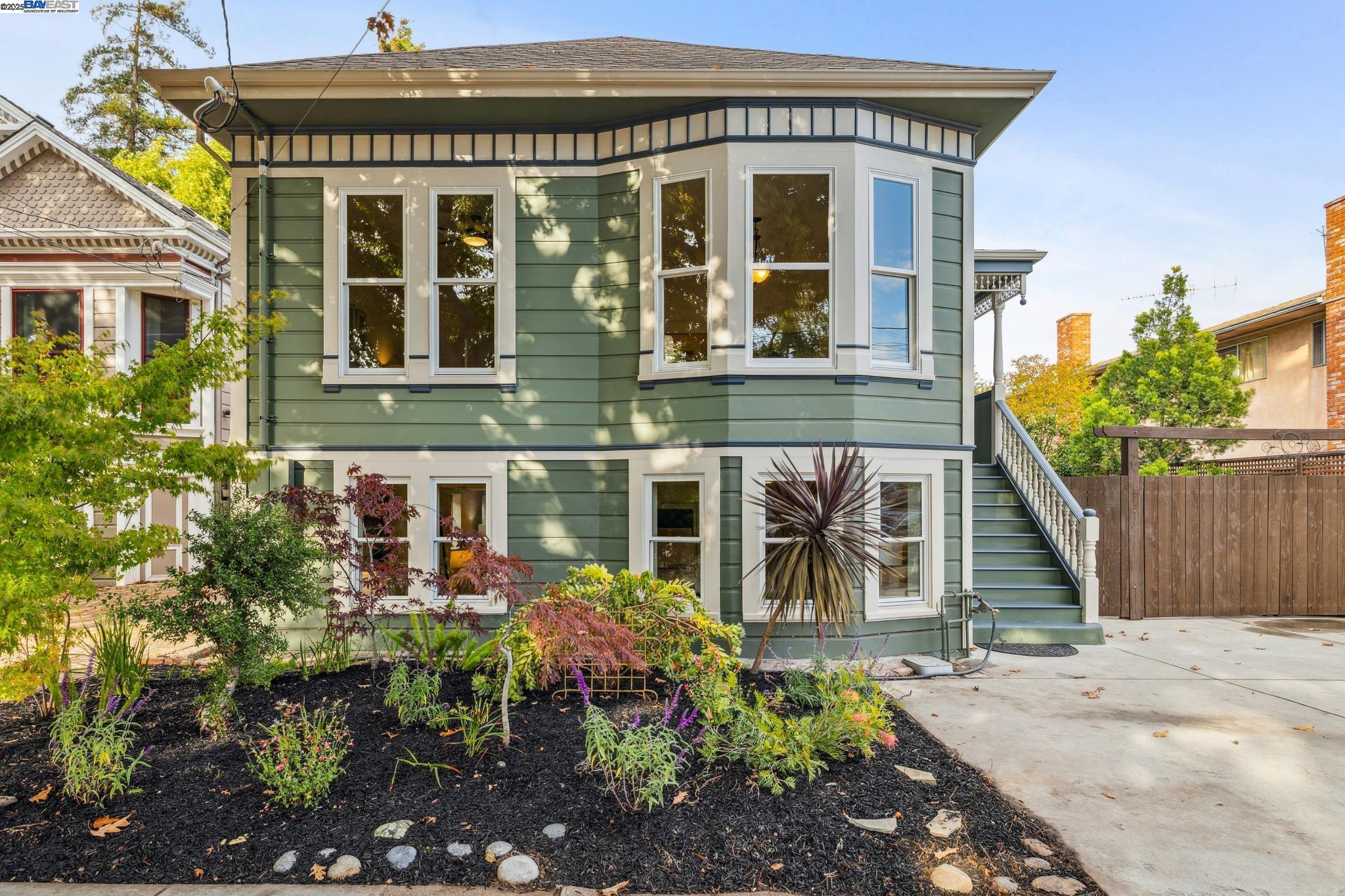 2151 Alameda Avenue, Alameda