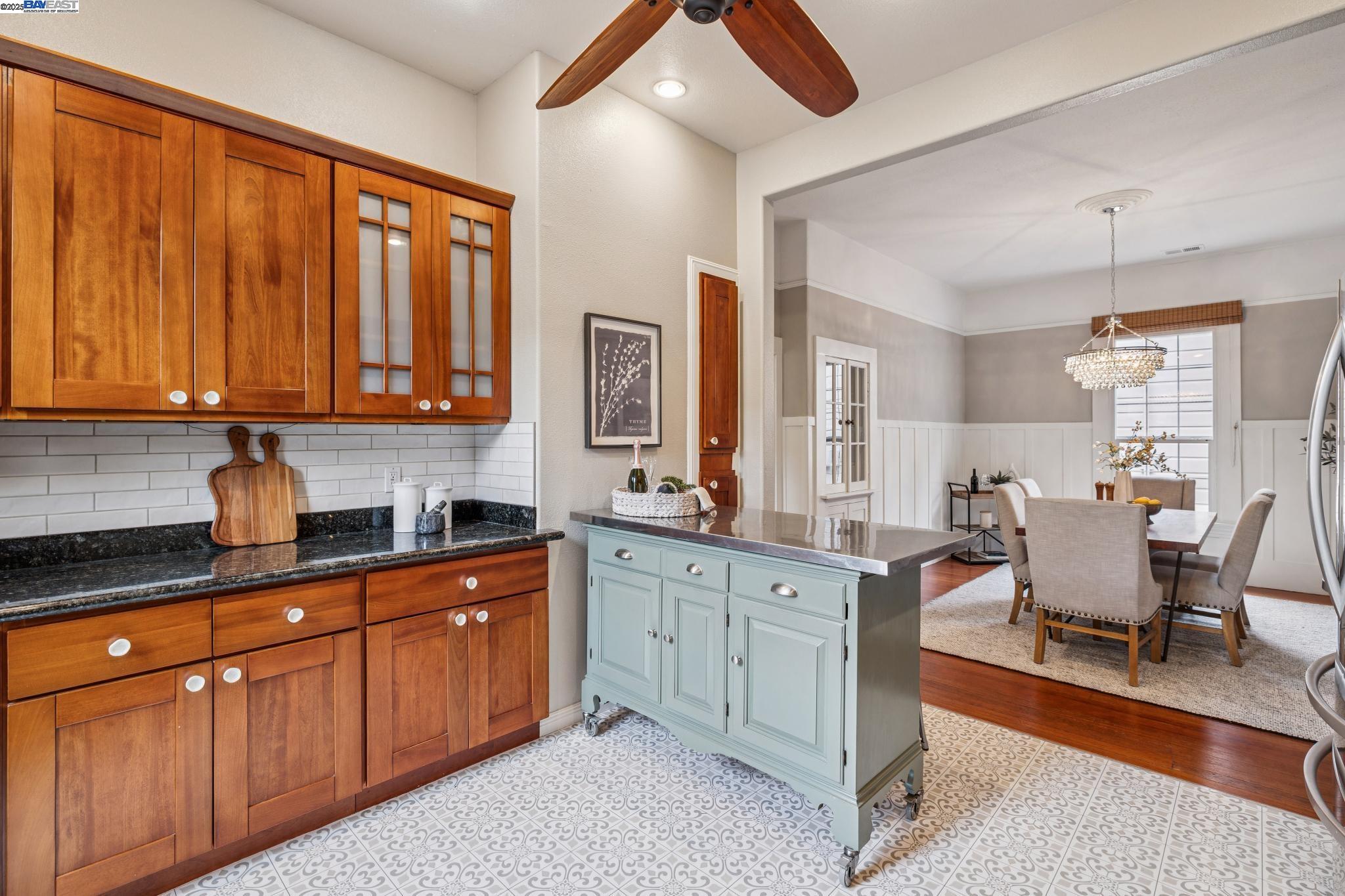 2151 Alameda Avenue, Alameda