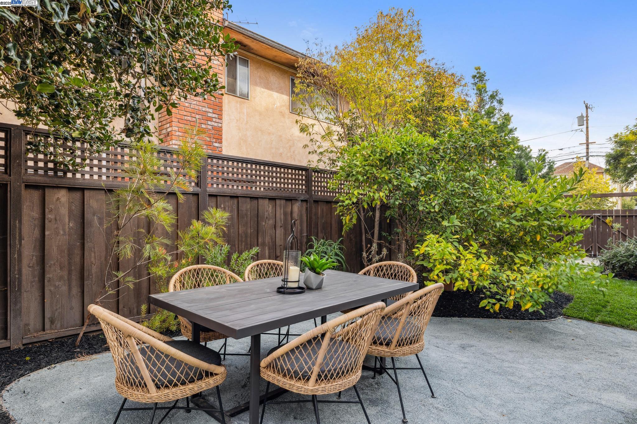 2151 Alameda Avenue, Alameda