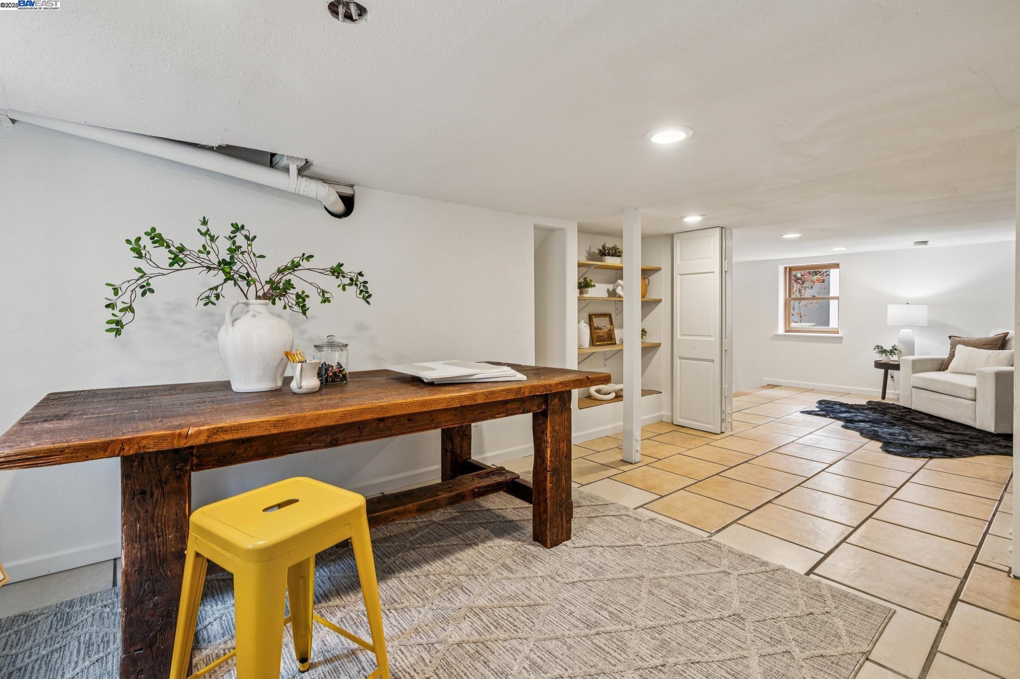 2151 Alameda Avenue, Alameda