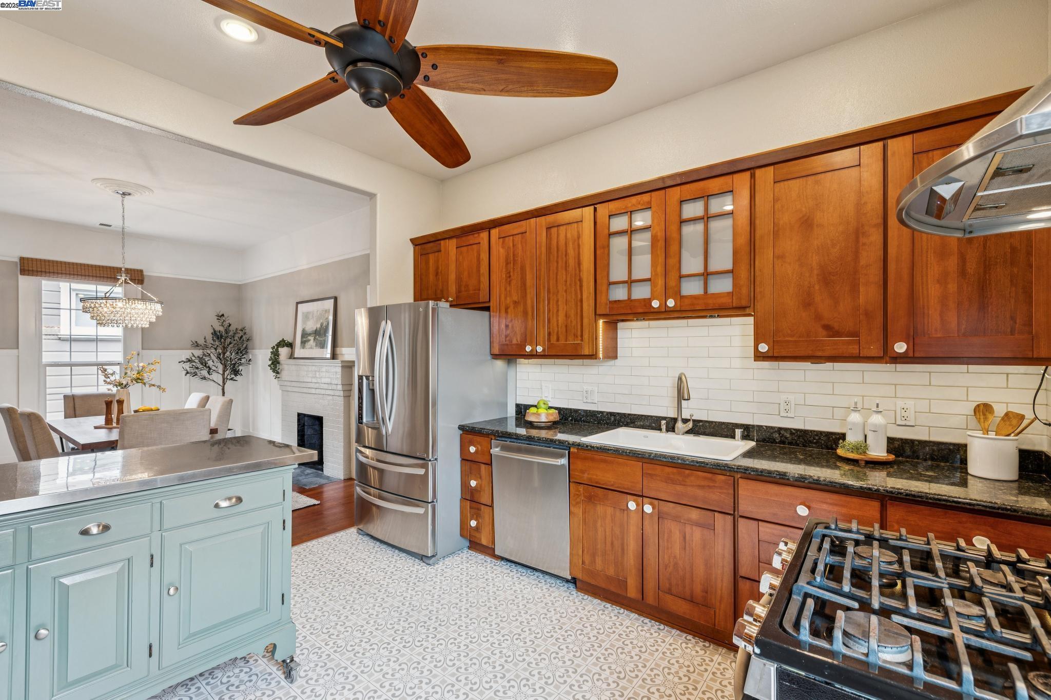 2151 Alameda Avenue, Alameda