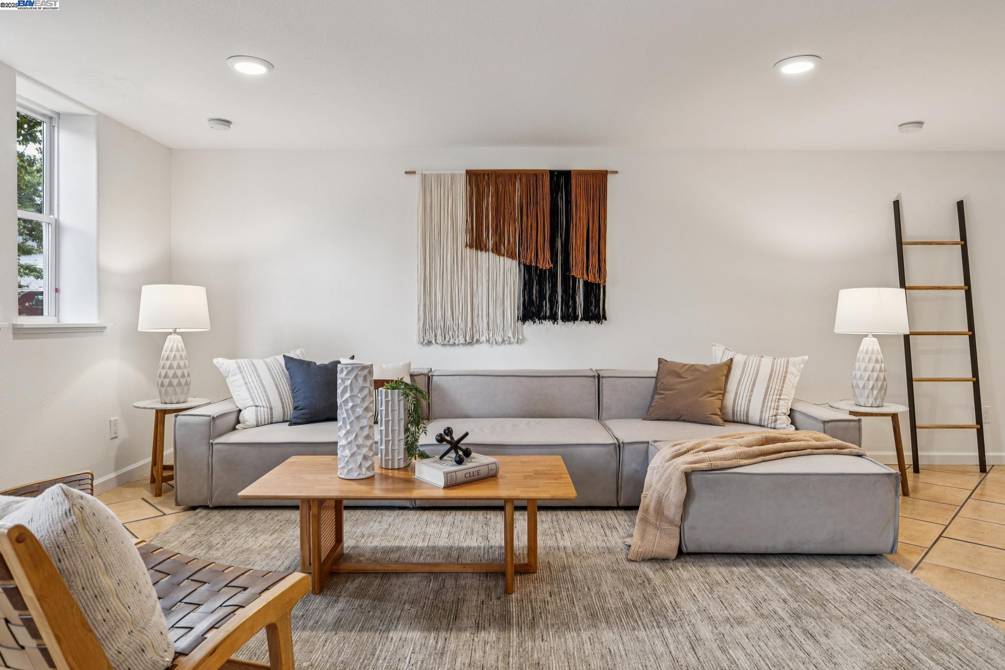 2151 Alameda Avenue, Alameda