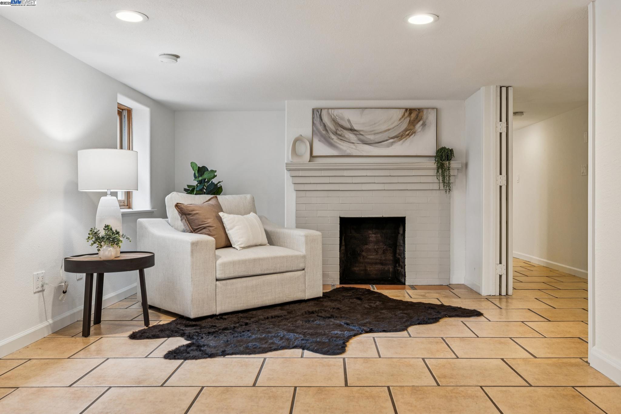 2151 Alameda Avenue, Alameda