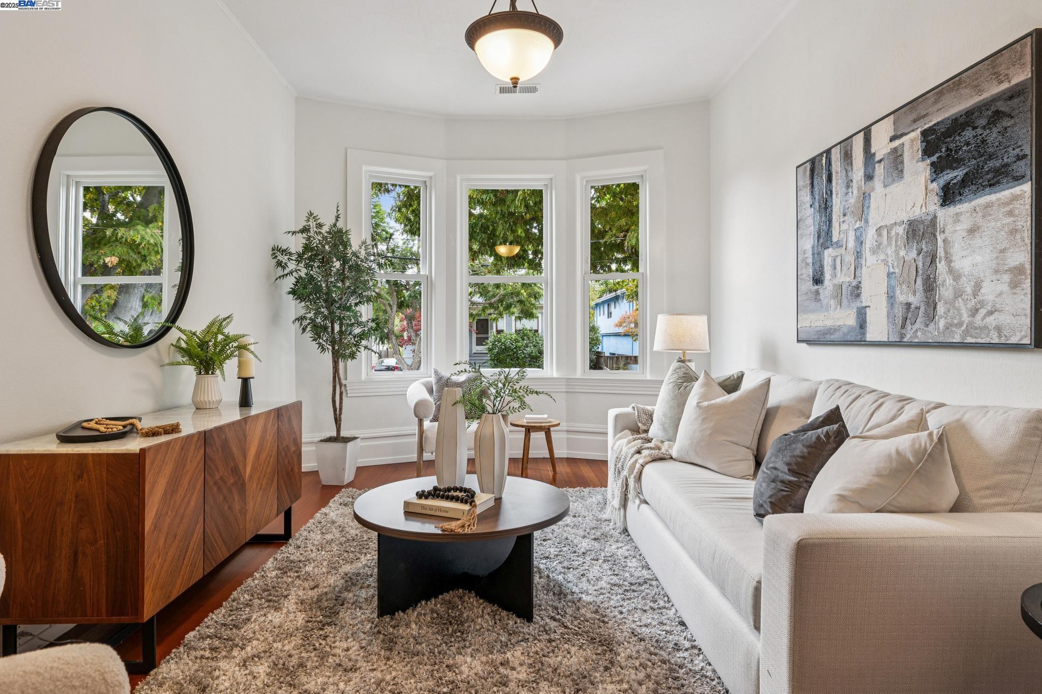 2151 Alameda Avenue, Alameda