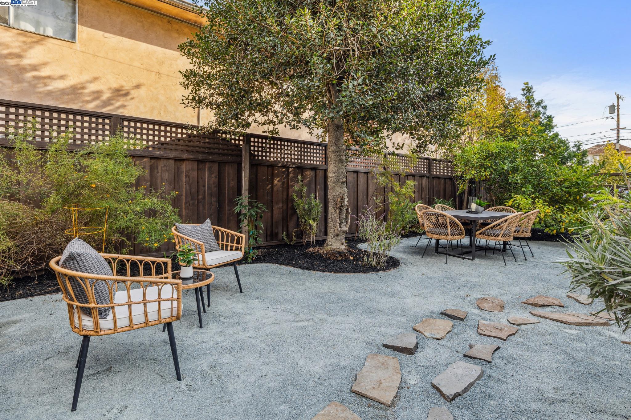 2151 Alameda Avenue, Alameda