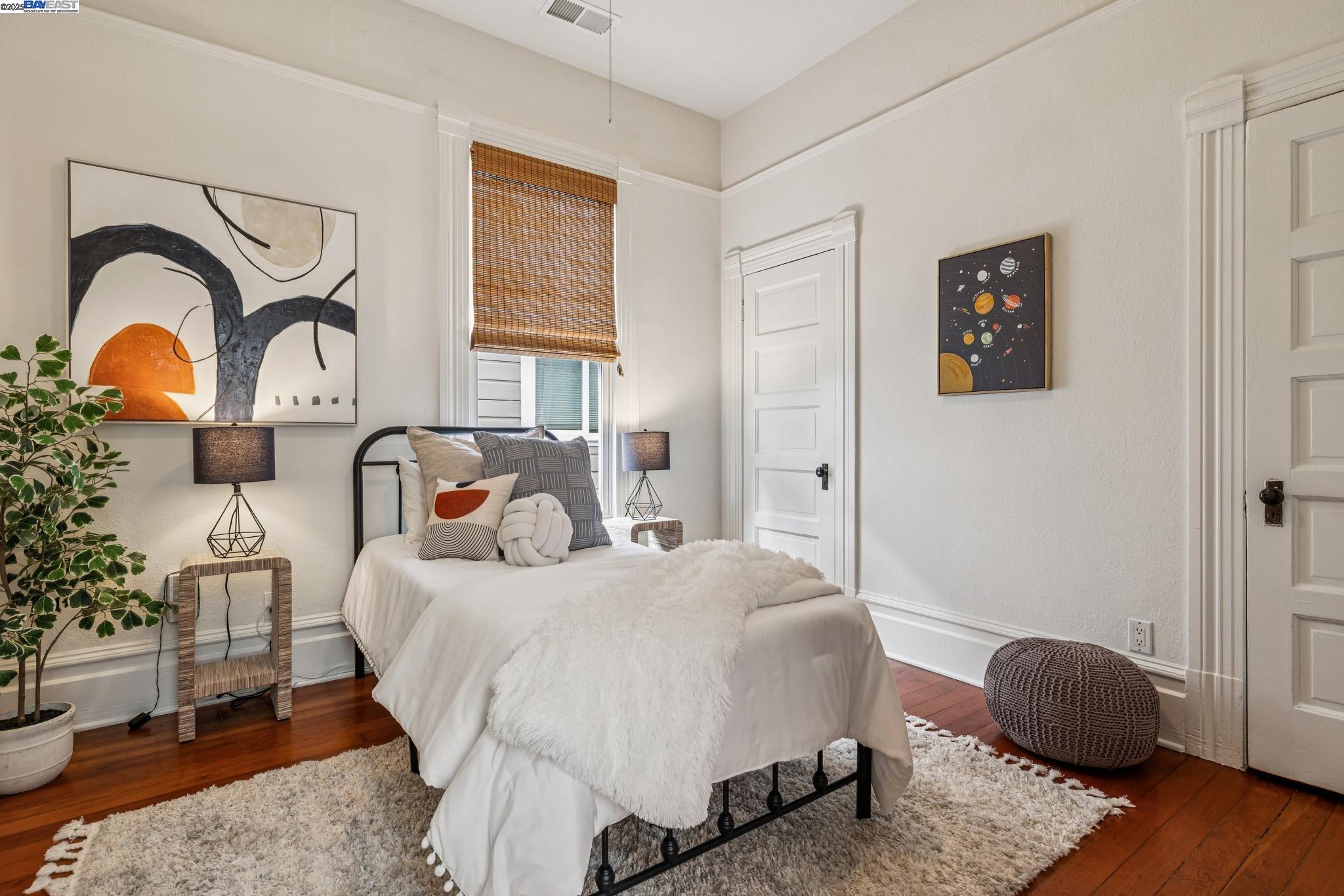 2151 Alameda Avenue, Alameda