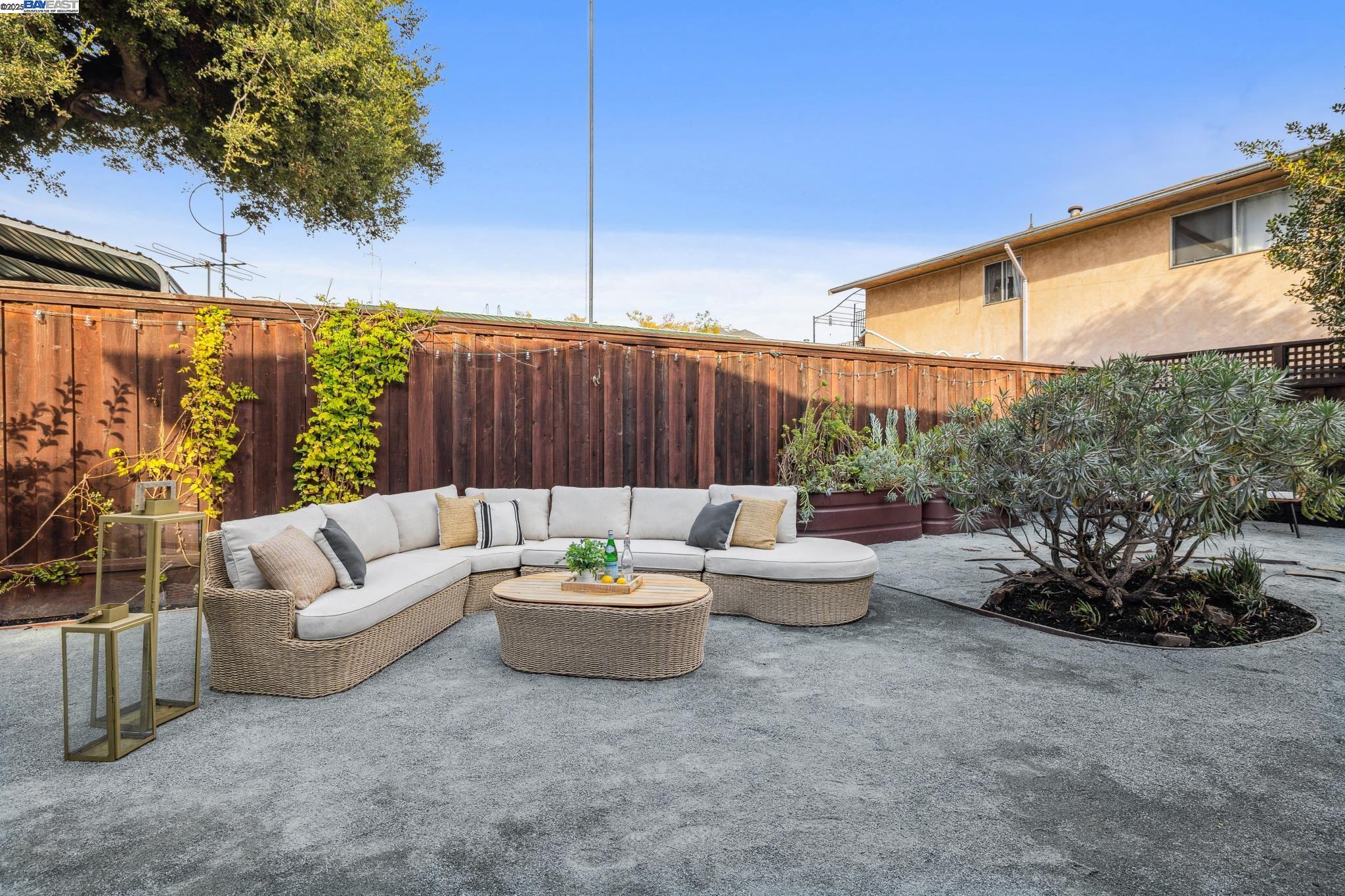 2151 Alameda Avenue, Alameda