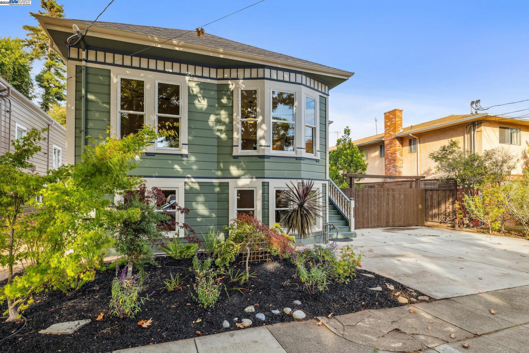 2151 Alameda Avenue, Alameda