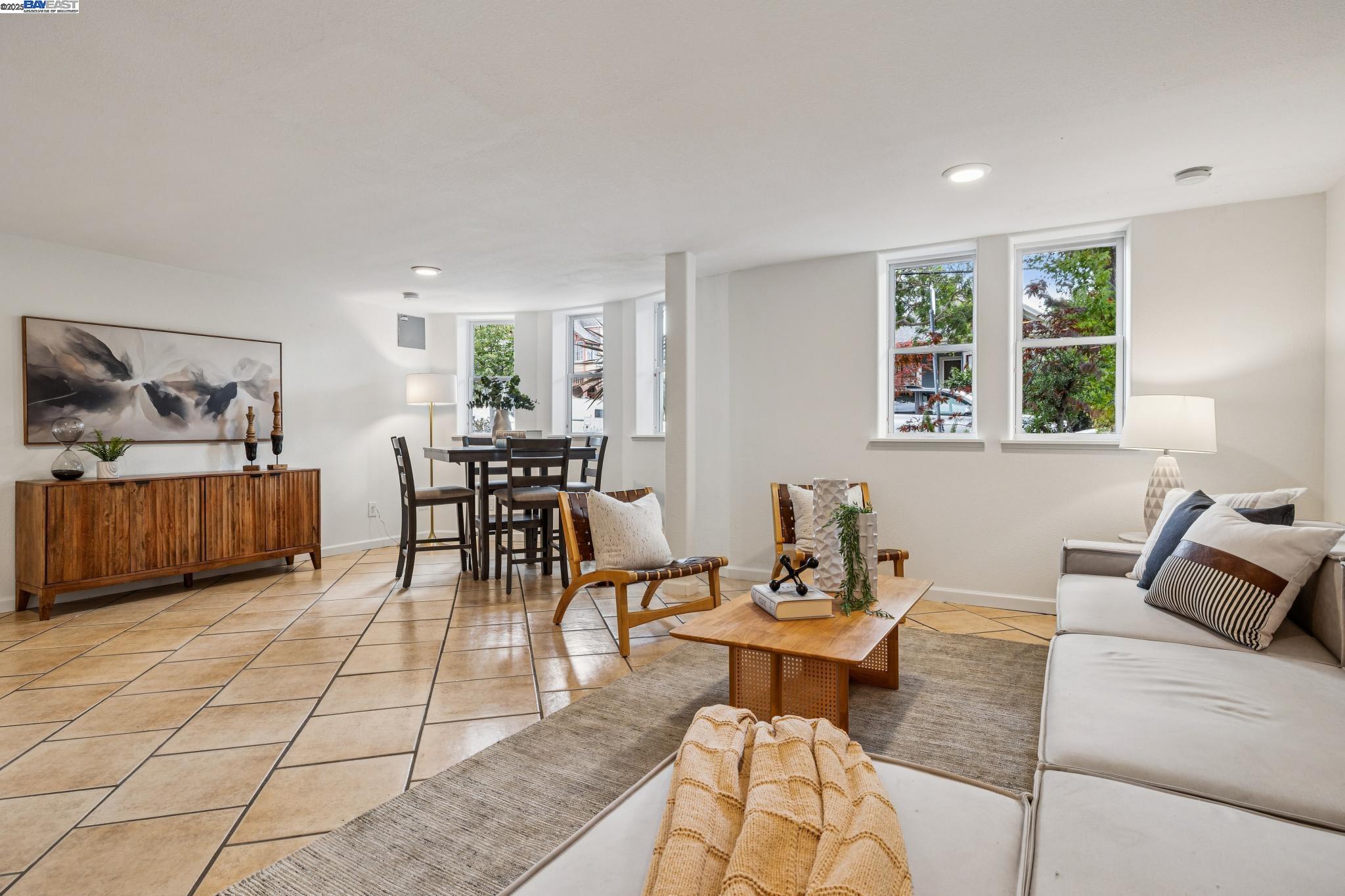 2151 Alameda Avenue, Alameda