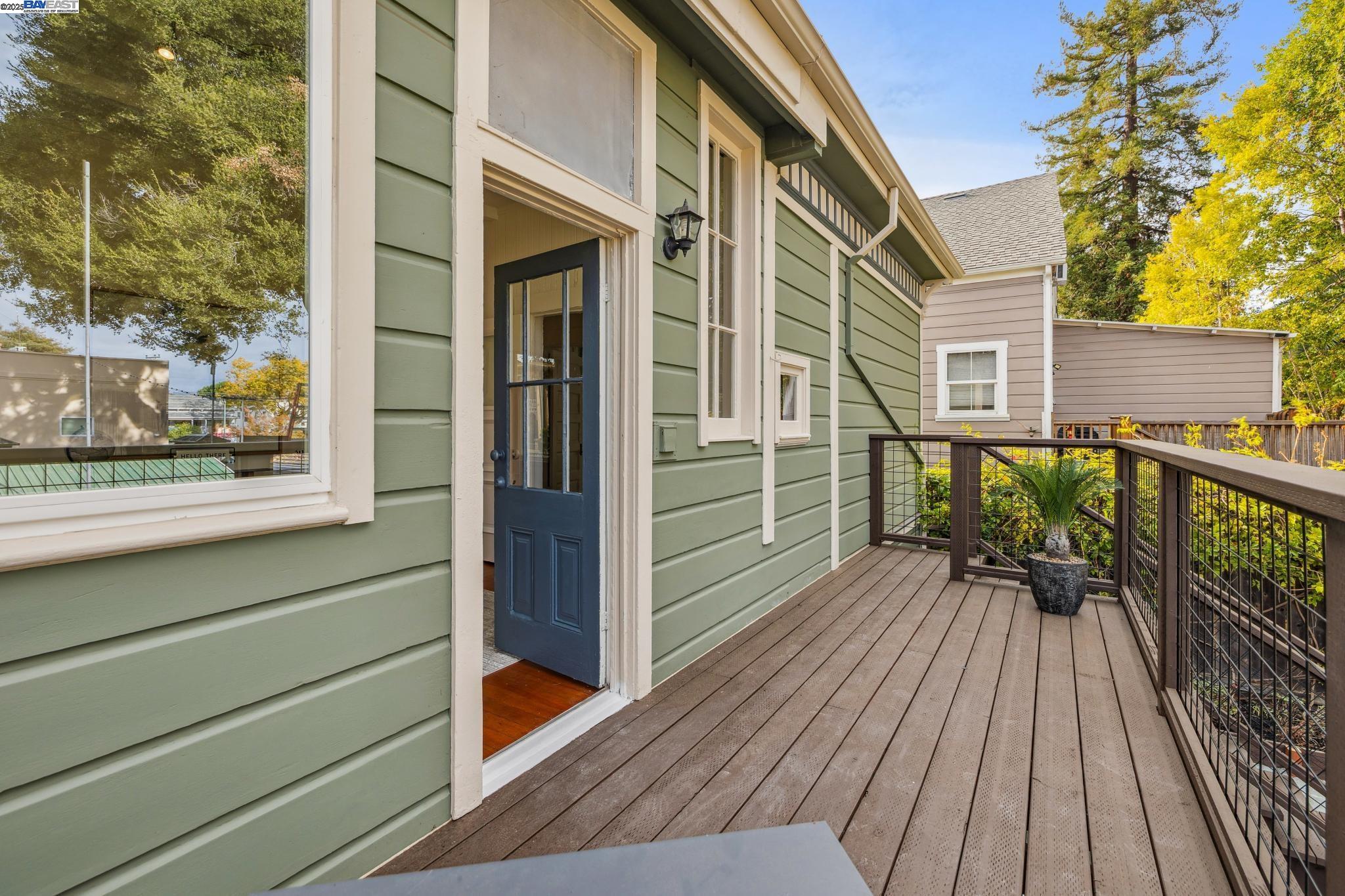 2151 Alameda Avenue, Alameda