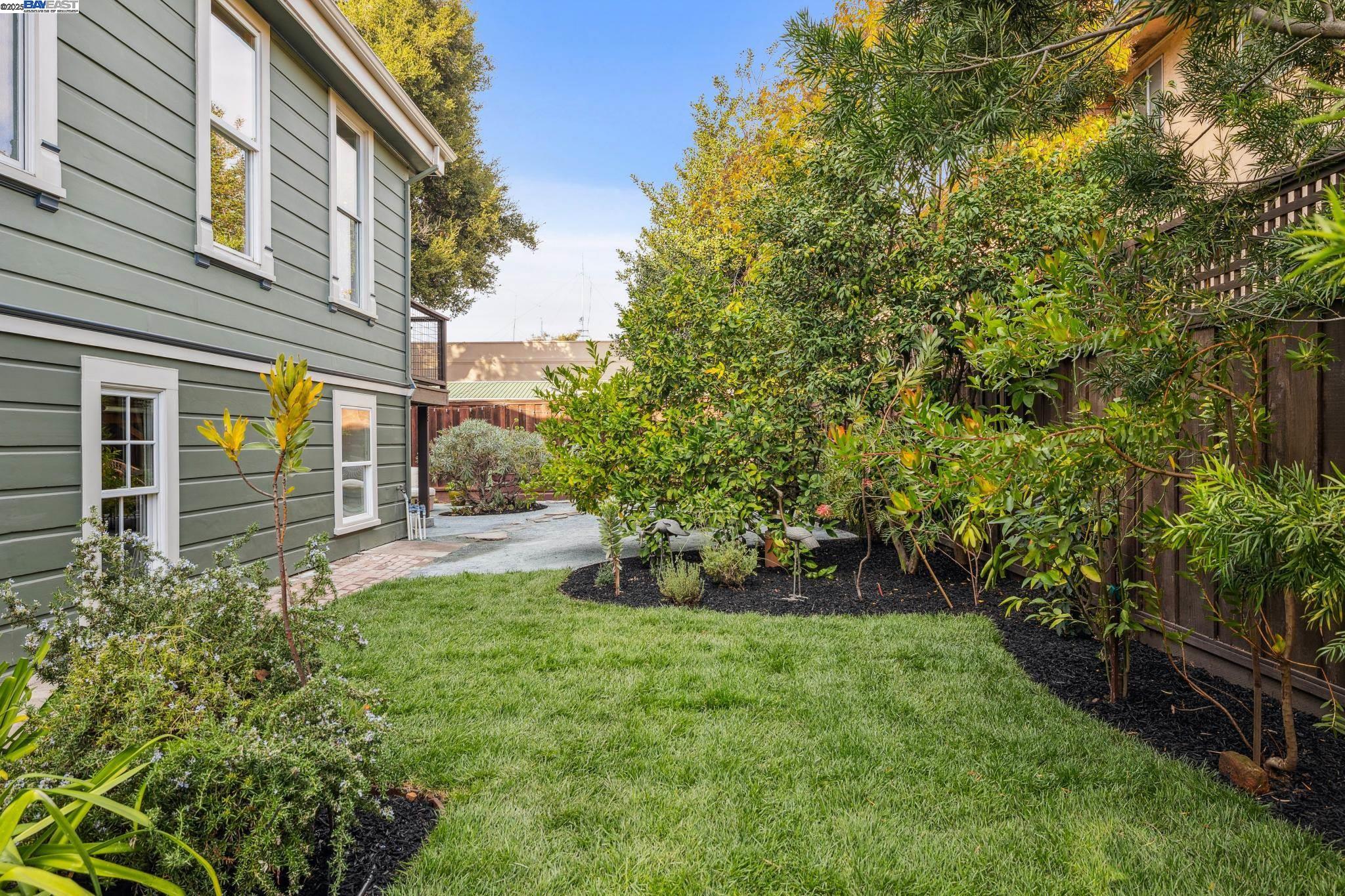 2151 Alameda Avenue, Alameda