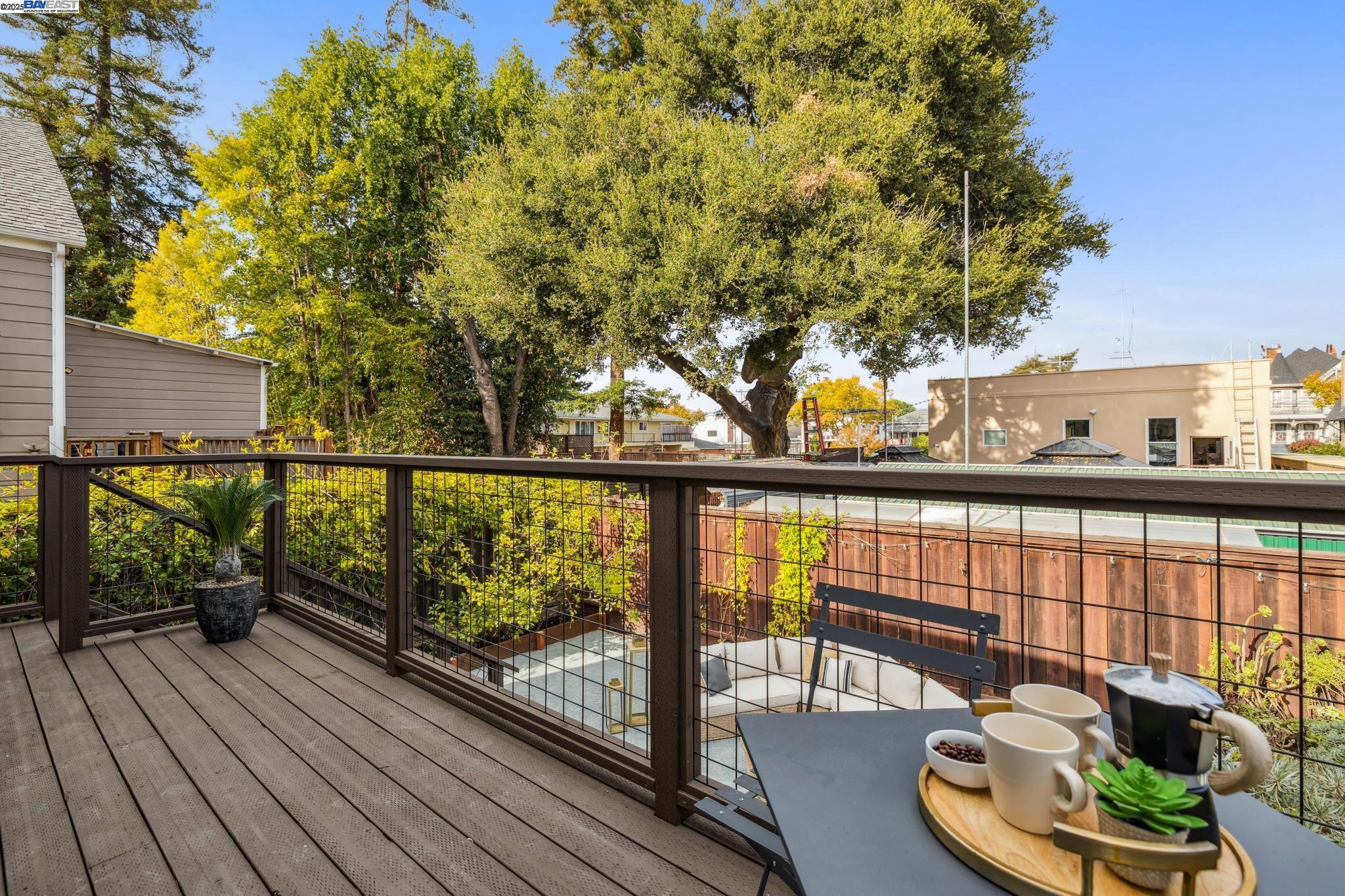 2151 Alameda Avenue, Alameda