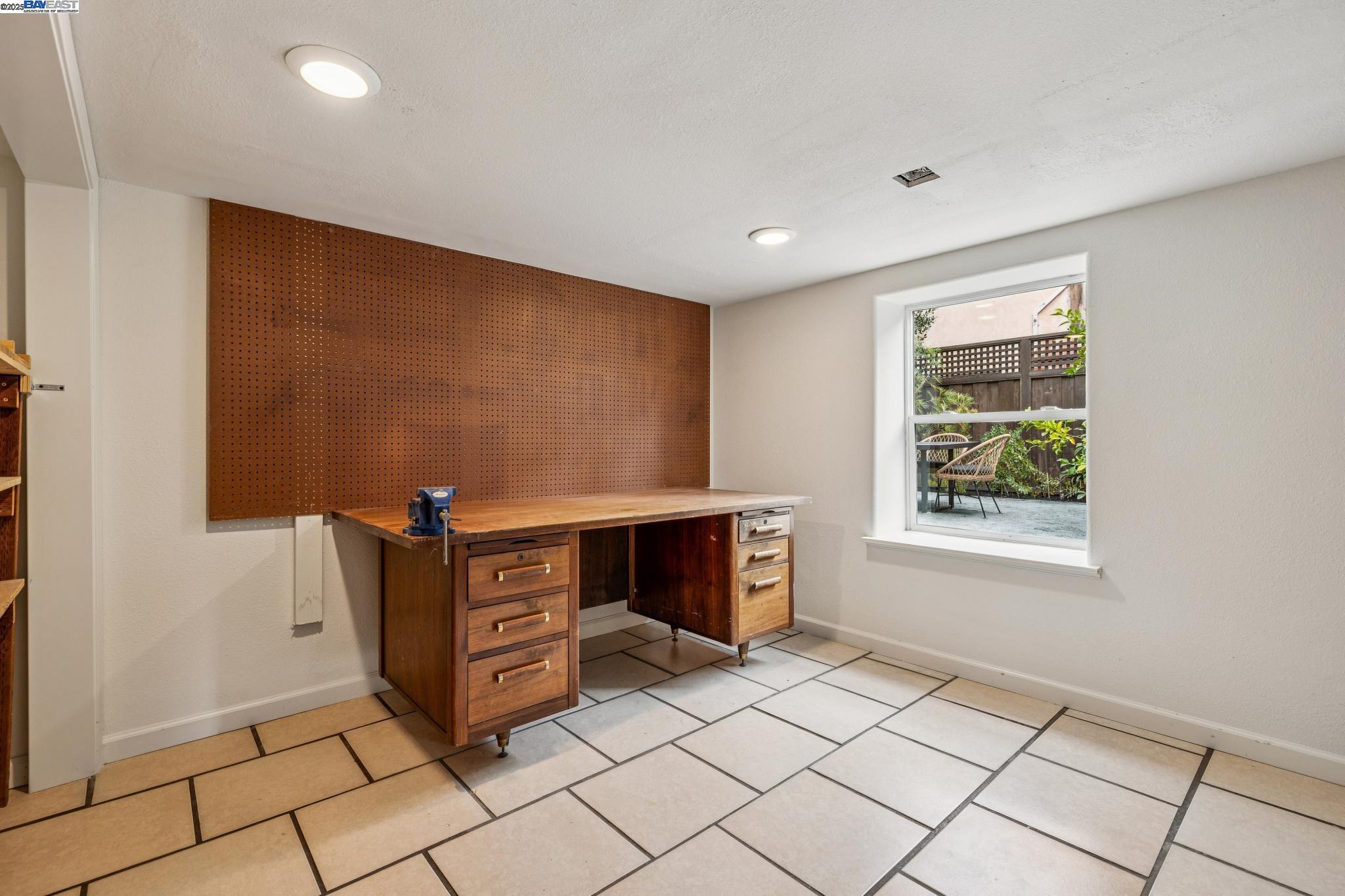 2151 Alameda Avenue, Alameda