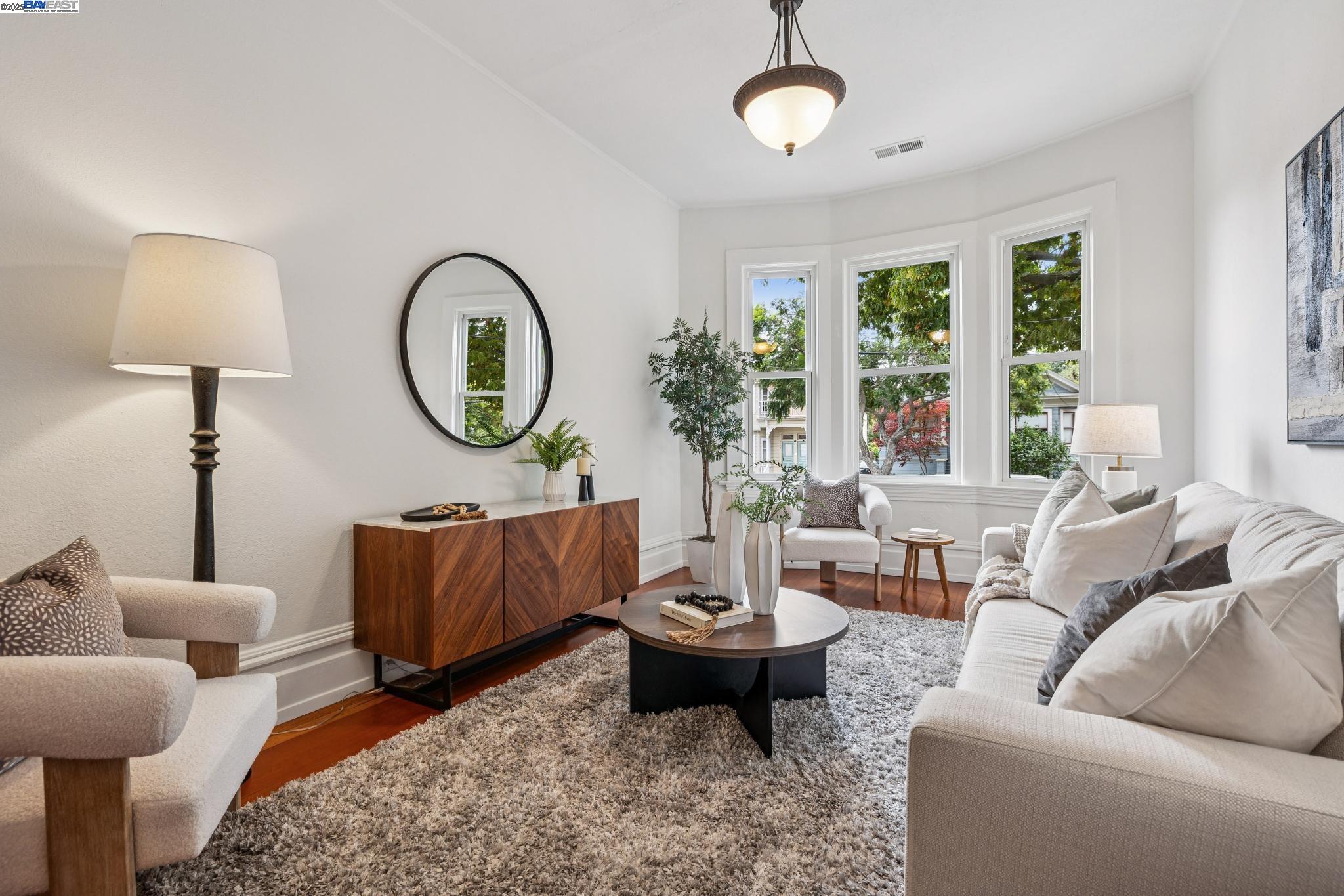 2151 Alameda Avenue, Alameda