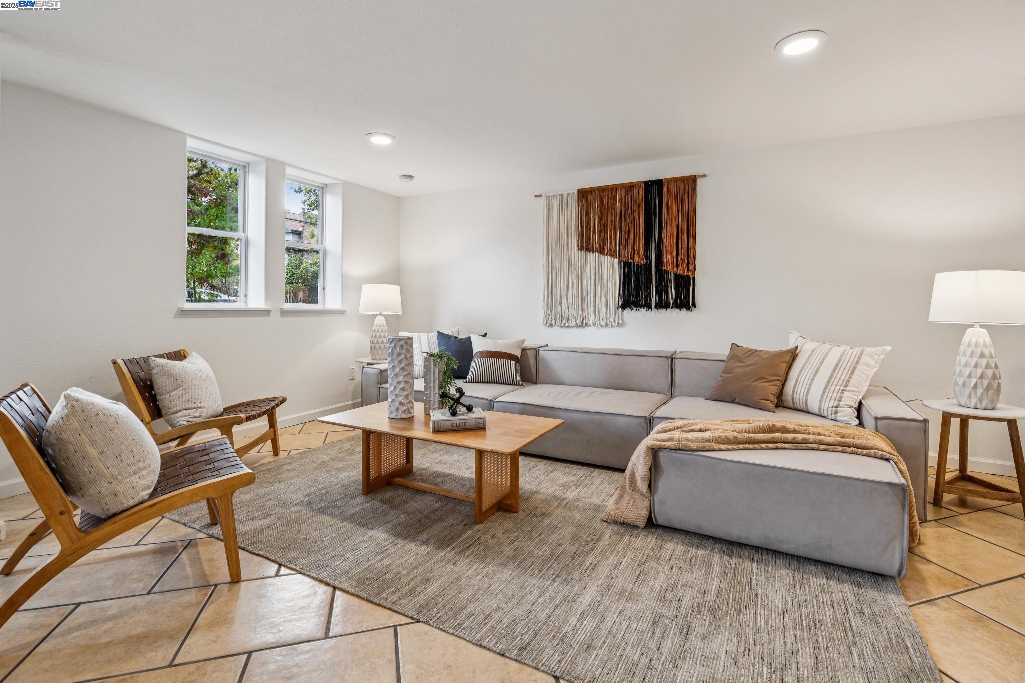 2151 Alameda Avenue, Alameda