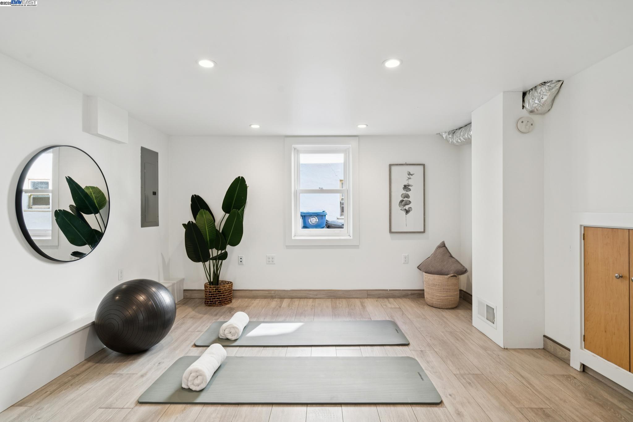 1831 Harvard Dr, Alameda